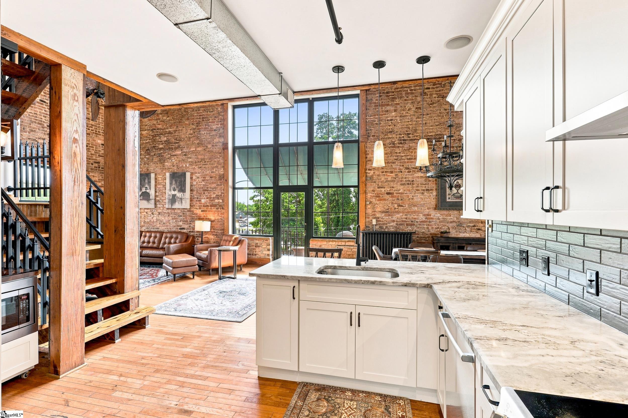 102 Russell Street Property Photo 14