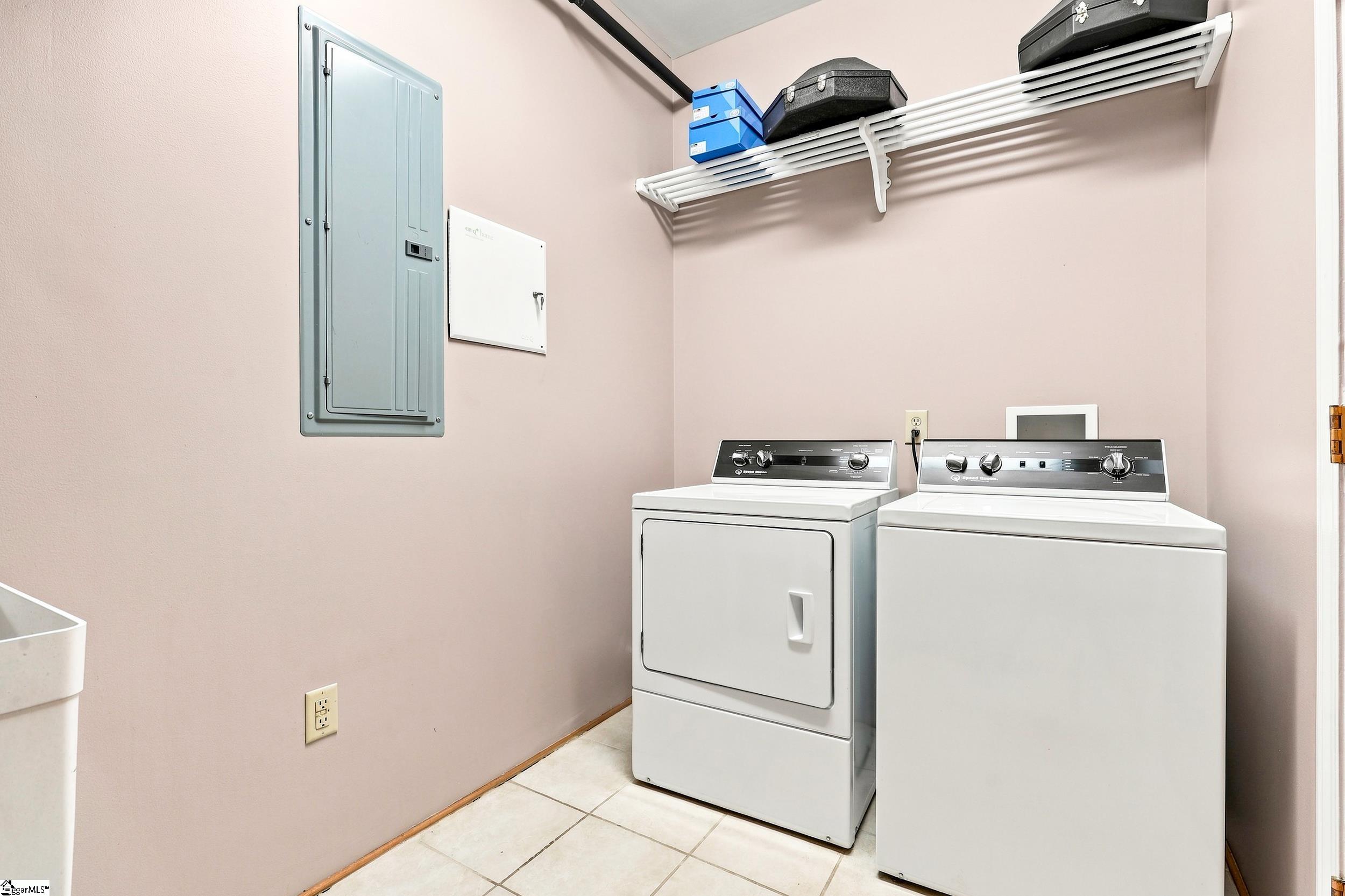 102 Russell Street Property Photo 32
