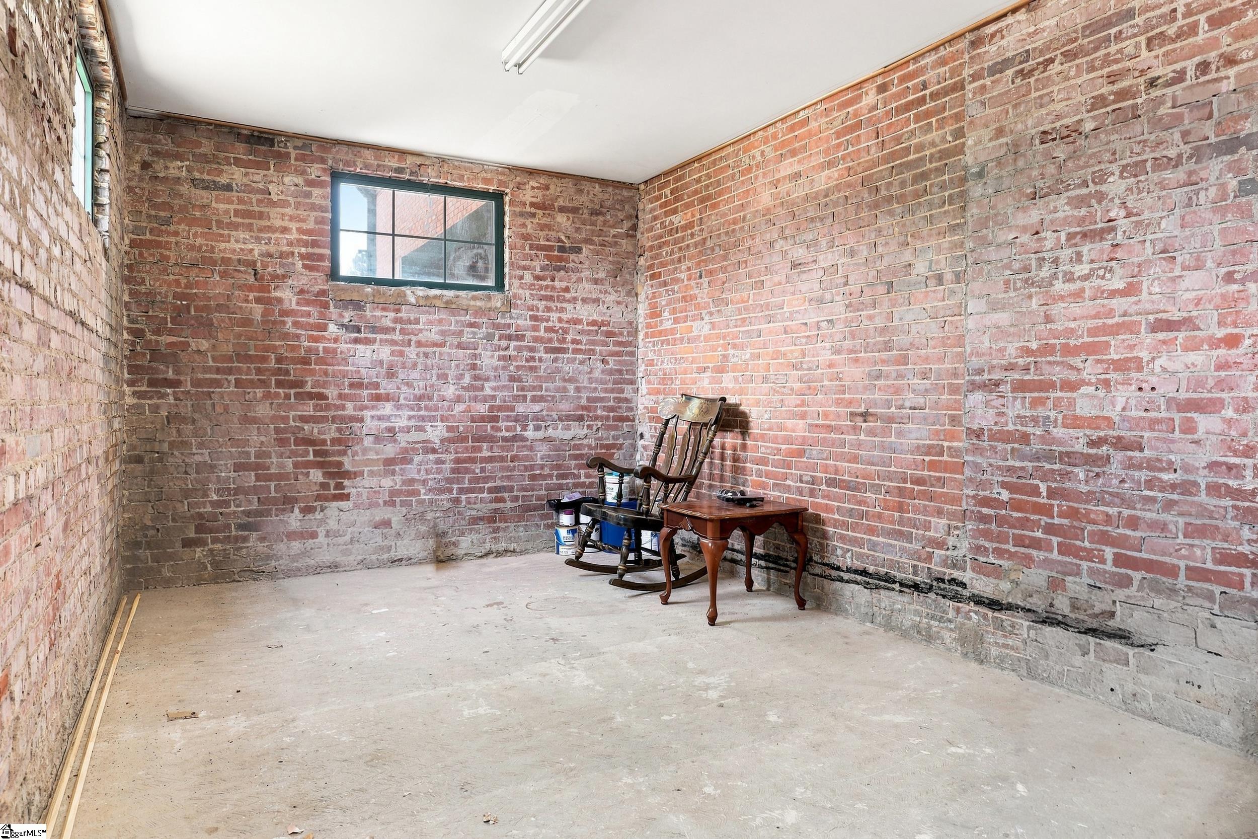 102 Russell Street Property Photo 34