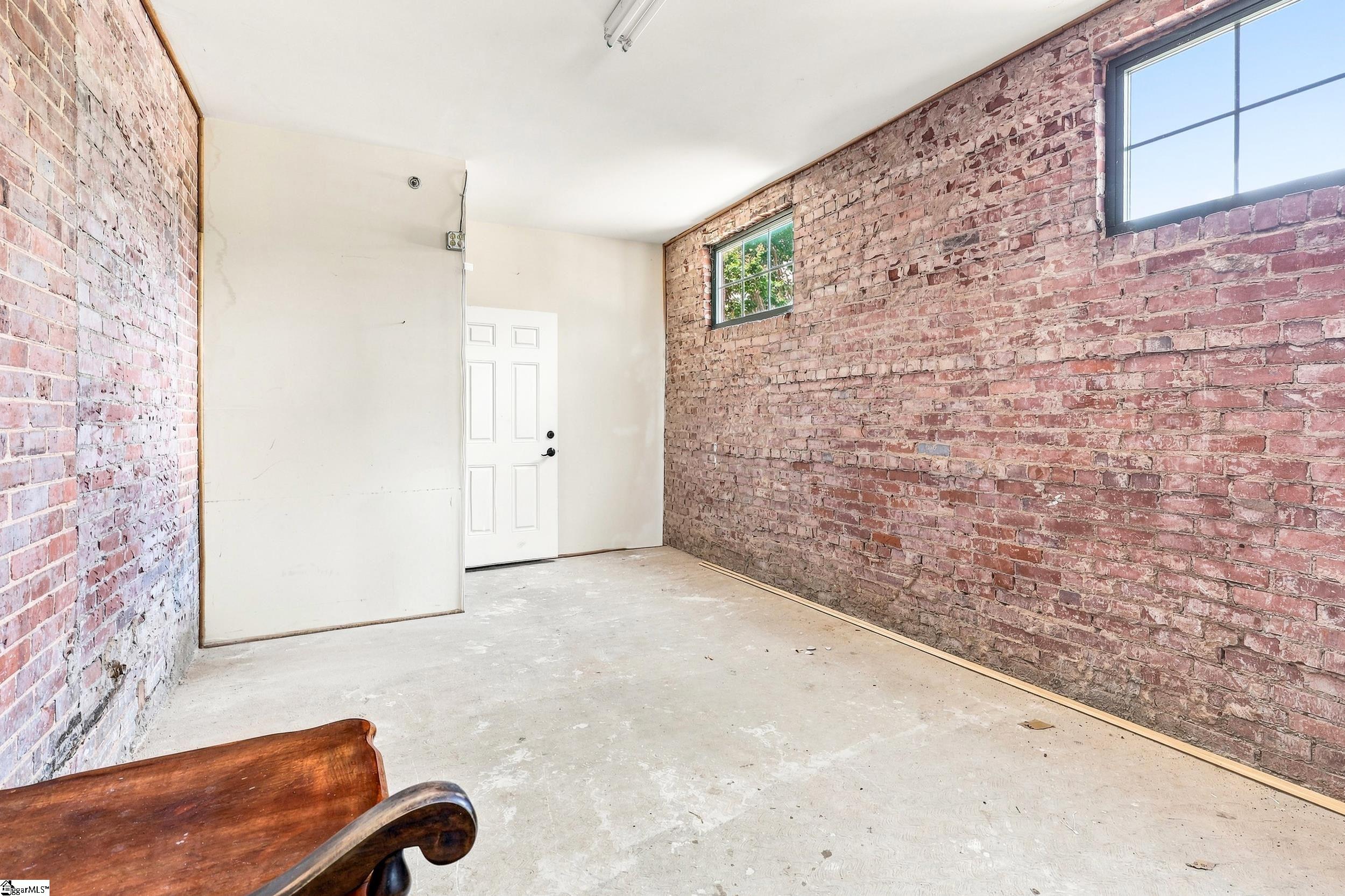102 Russell Street Property Photo 35