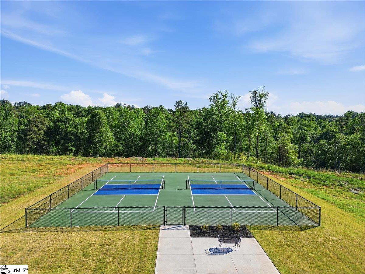427 Fox Pond Drive Property Photo 8