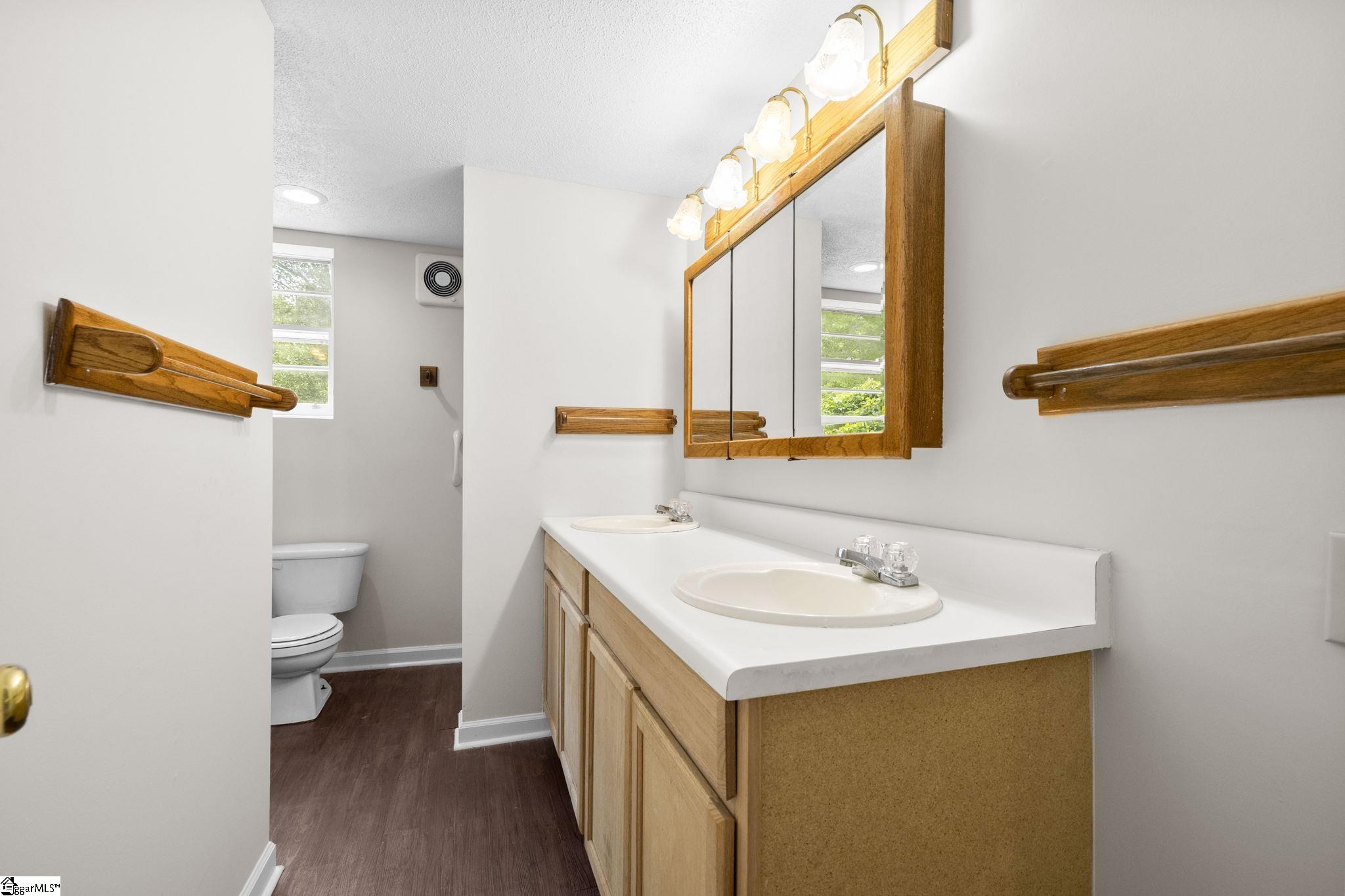 1313 N Parker Road Property Photo 25