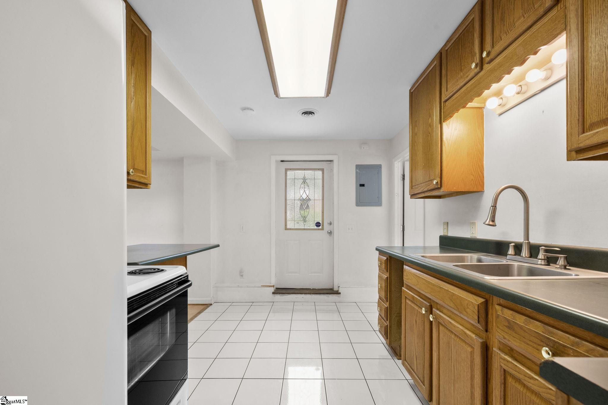 1313 N Parker Road Property Photo 32