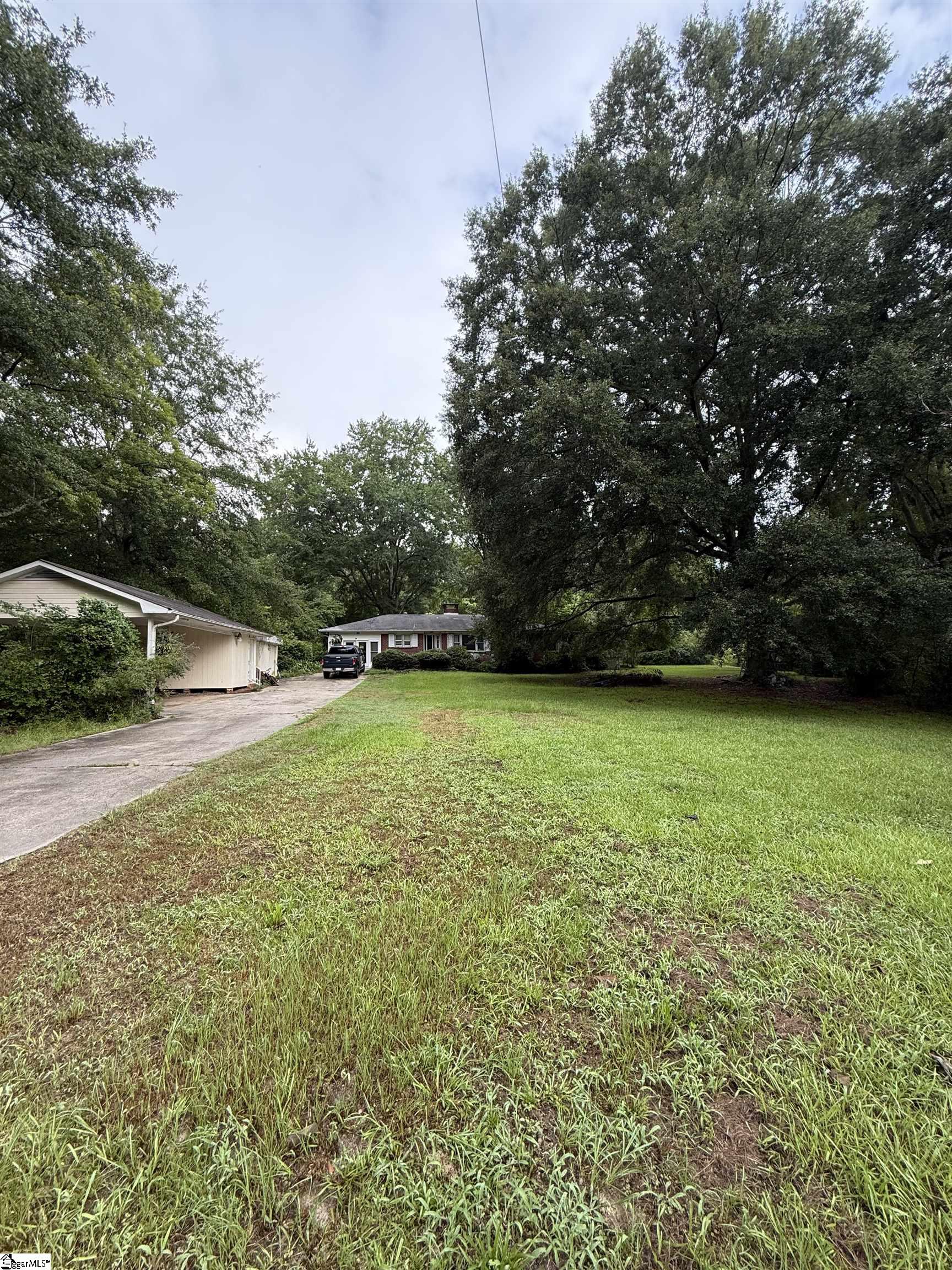 8385 357 Highway Property Photo 1