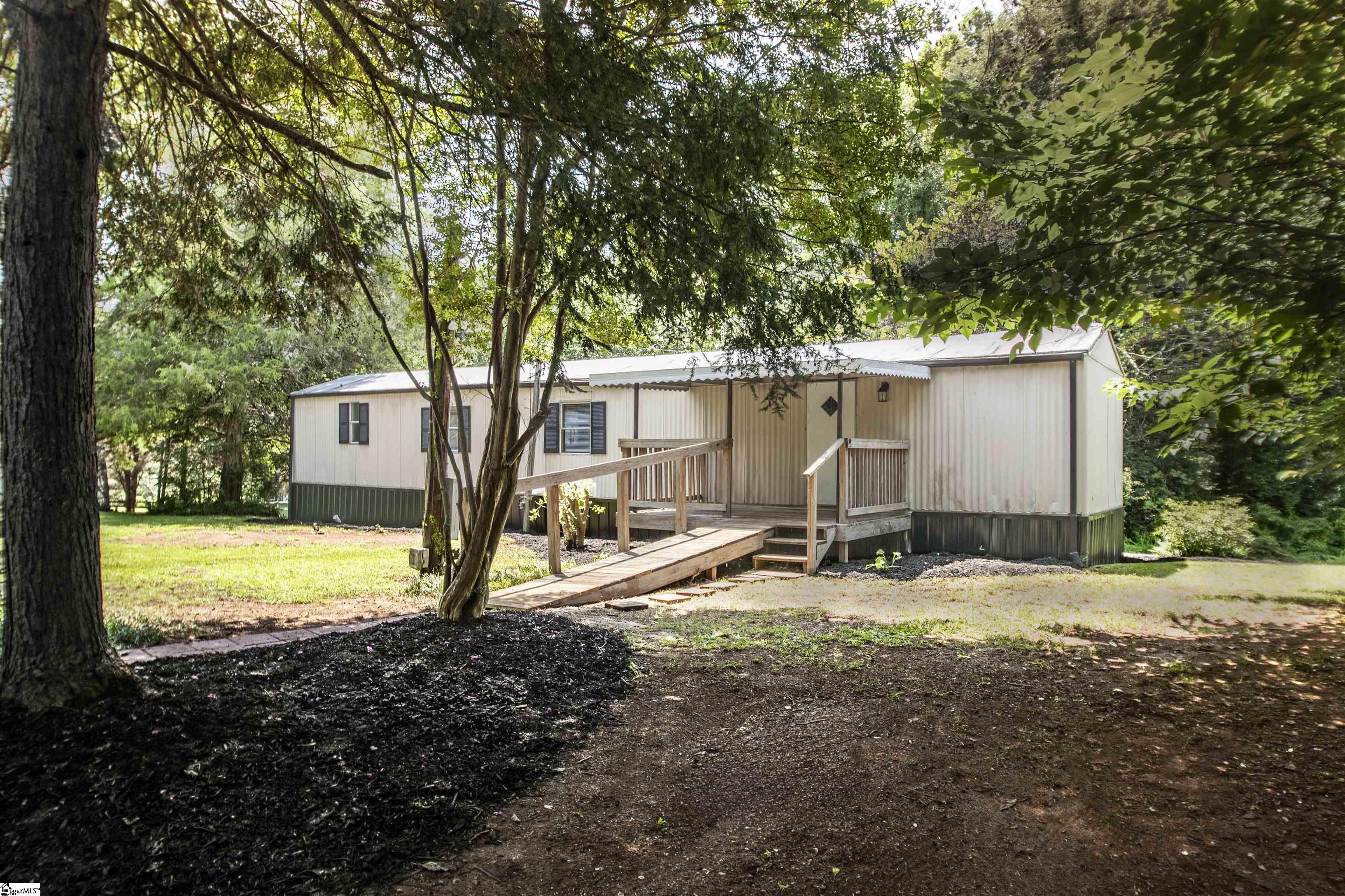 410 Cedar Circle Property Photo 5