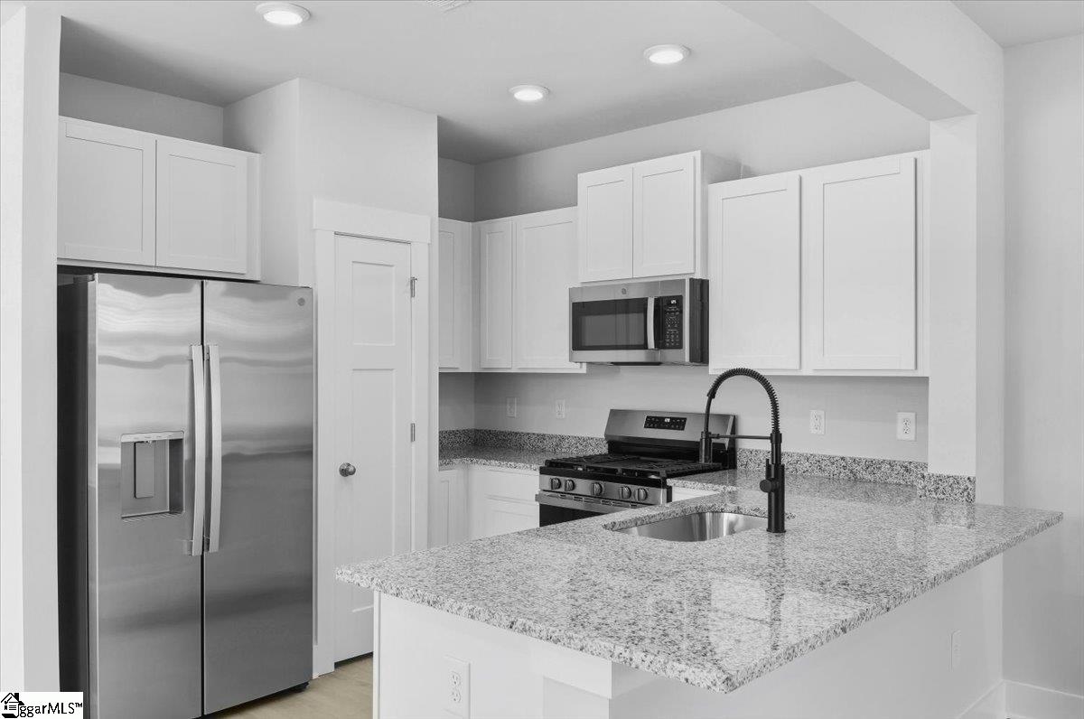 247 Islay Way Property Photo 6
