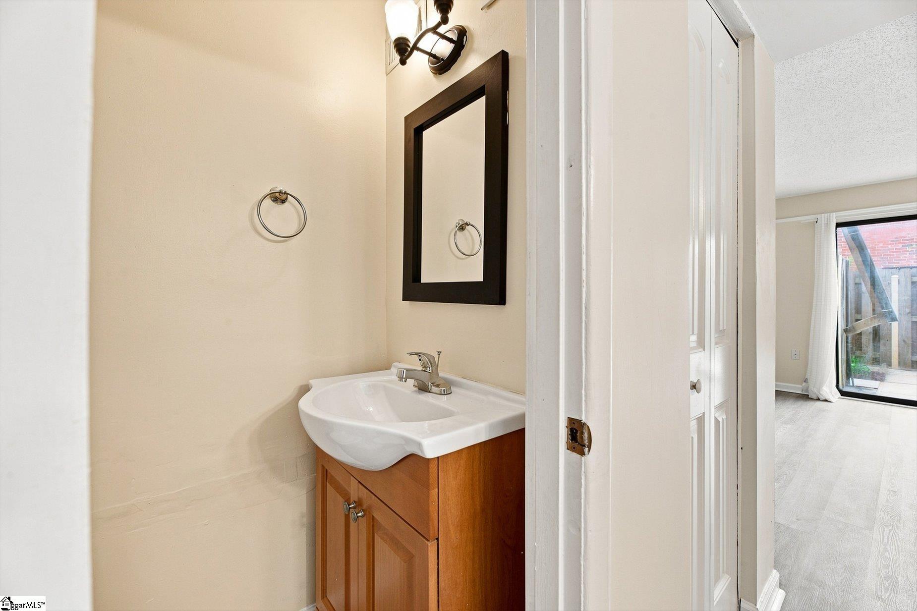 2530 E North Street Property Photo 15