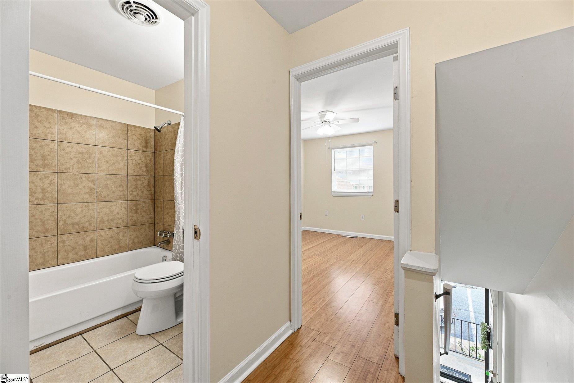 2530 E North Street Property Photo 20