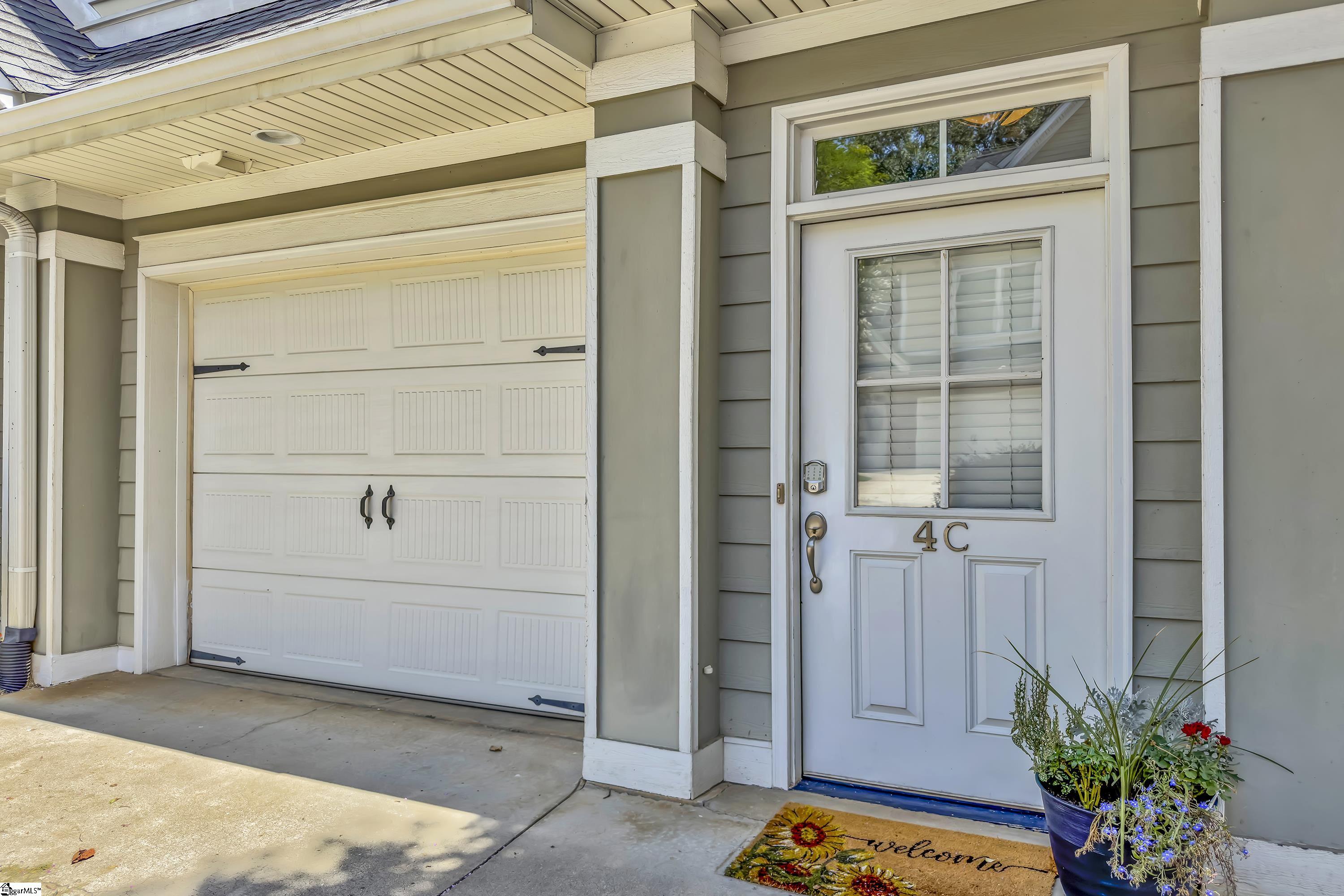4 Edge Court Property Photo 2