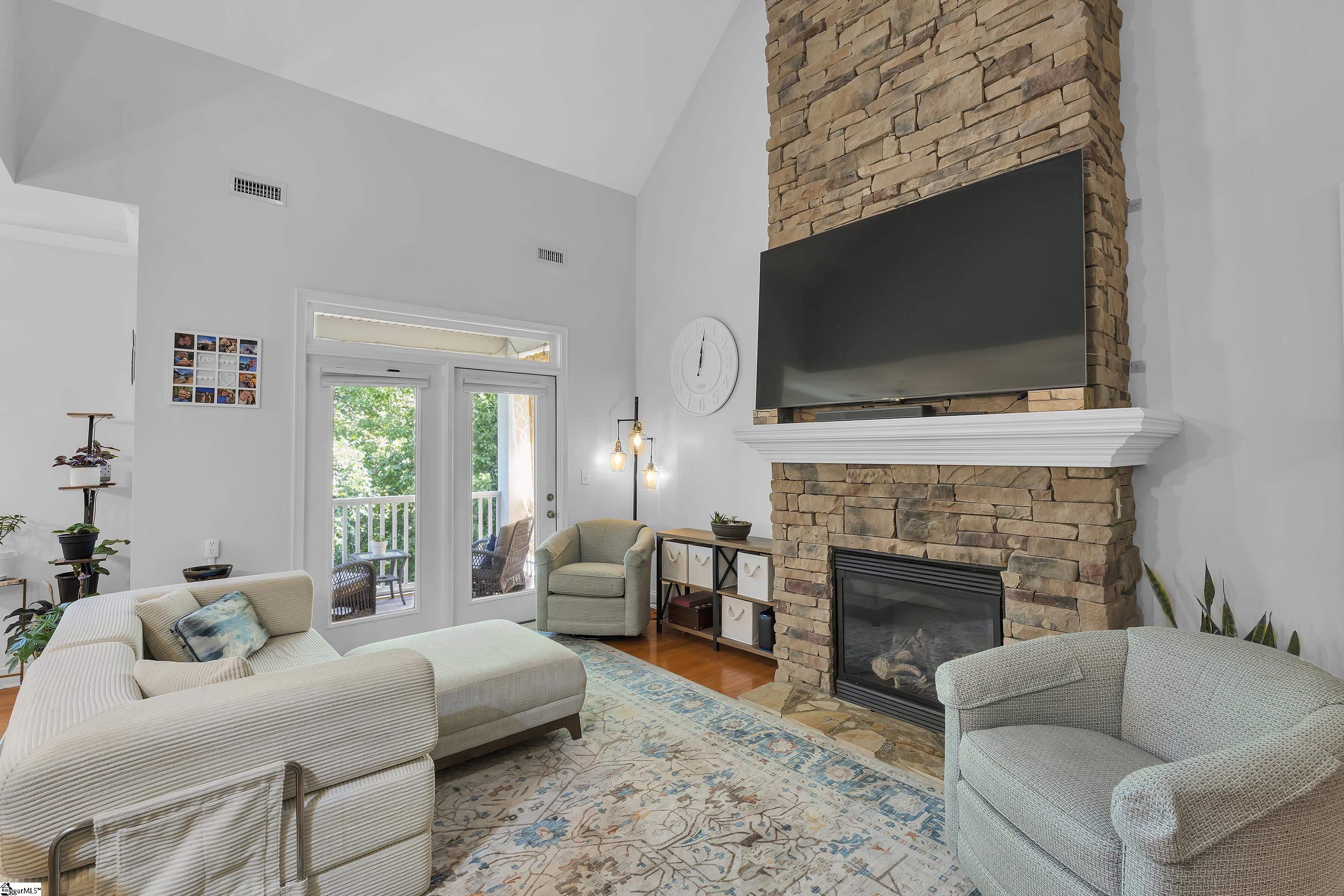 4 Edge Court Property Photo 7