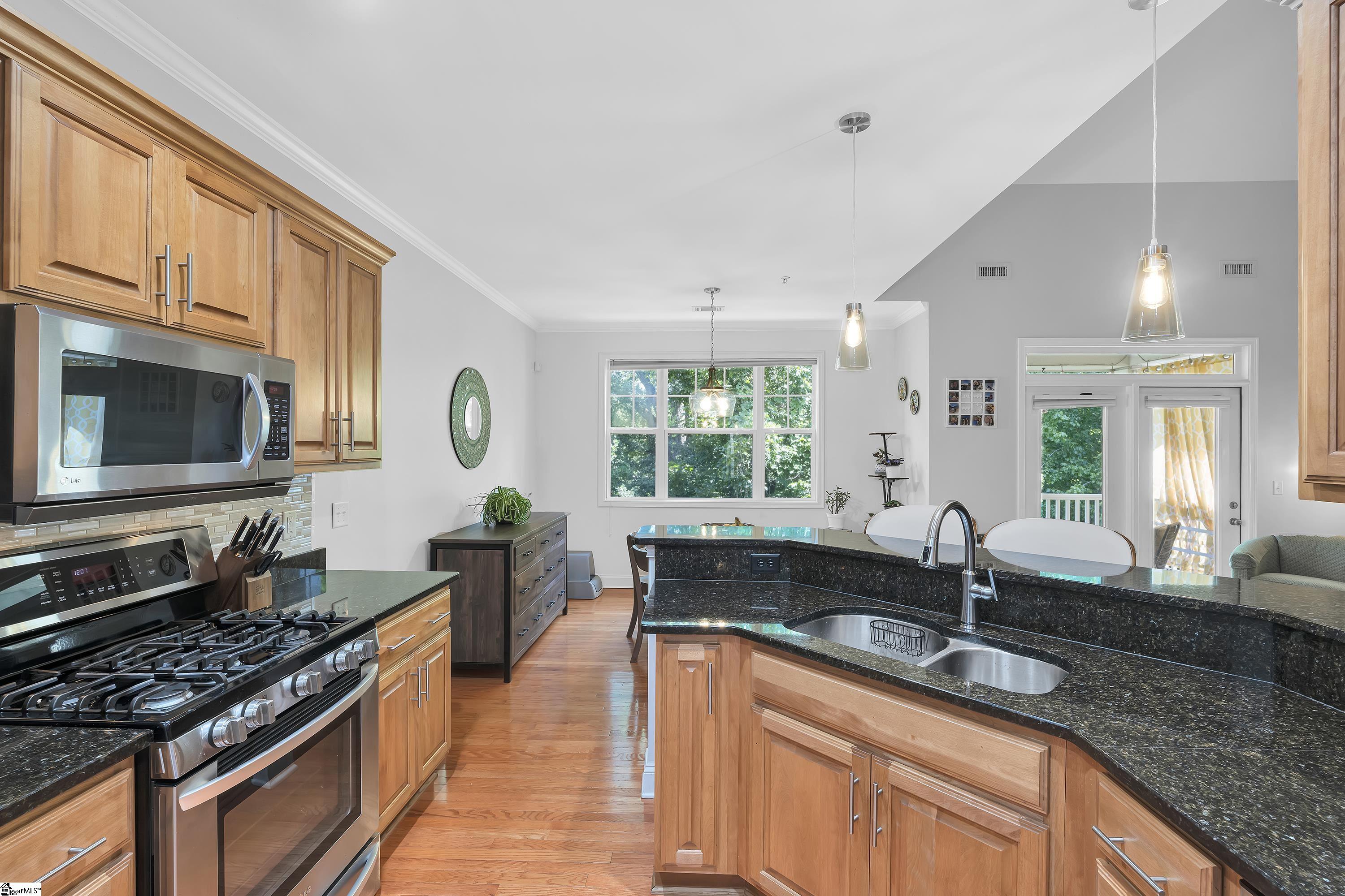 4 Edge Court Property Photo 10