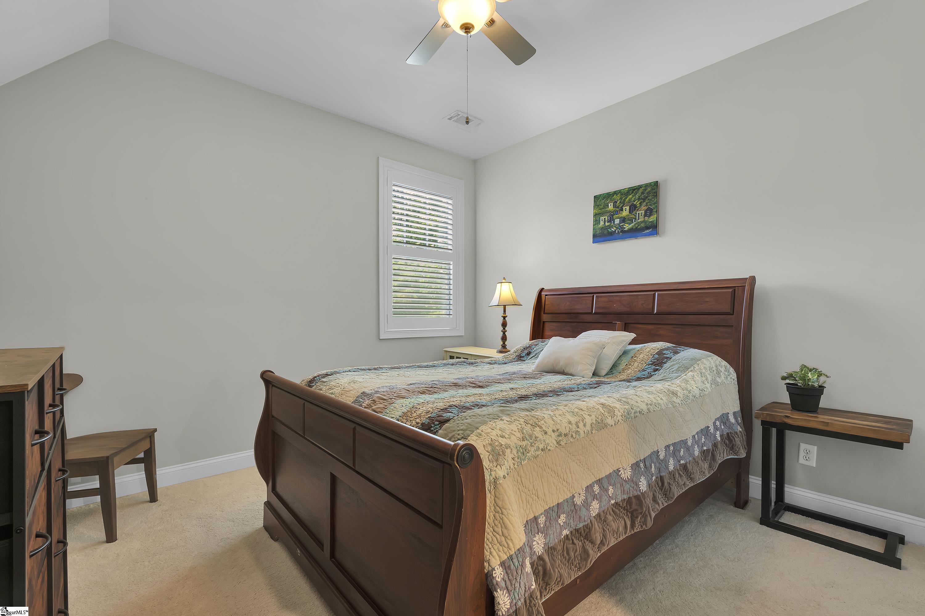 4 Edge Court Property Photo 20