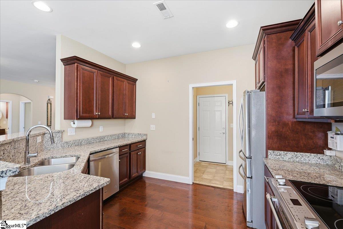 468 Brenda Way Property Photo 11