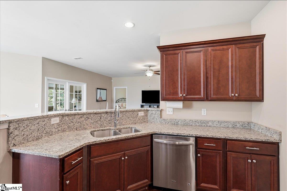 468 Brenda Way Property Photo 14