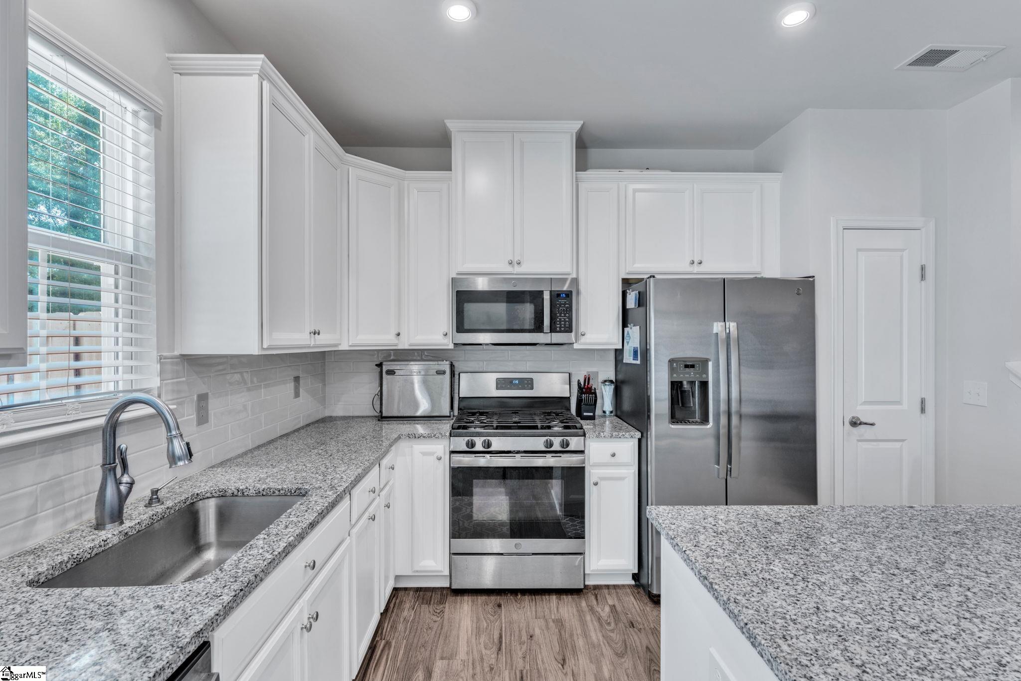 4 Willomere Way Property Photo 8