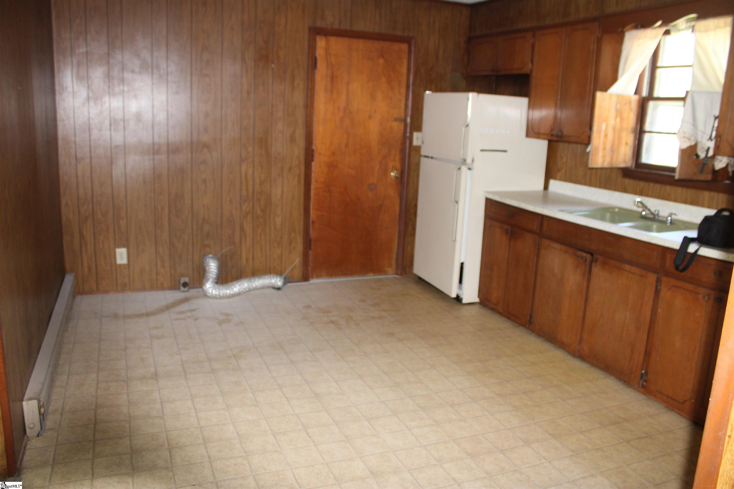 621 Freddie Drive Property Photo 7