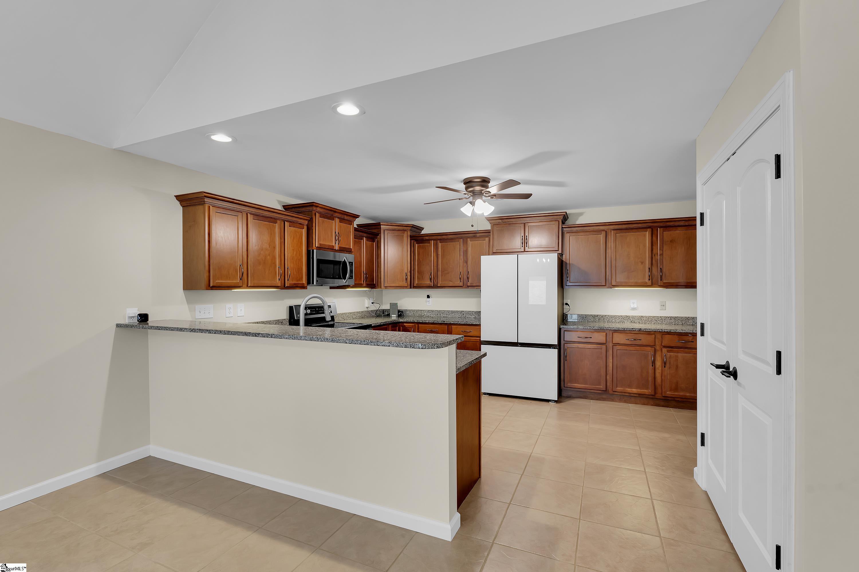 163 Healy Lane Property Photo 8