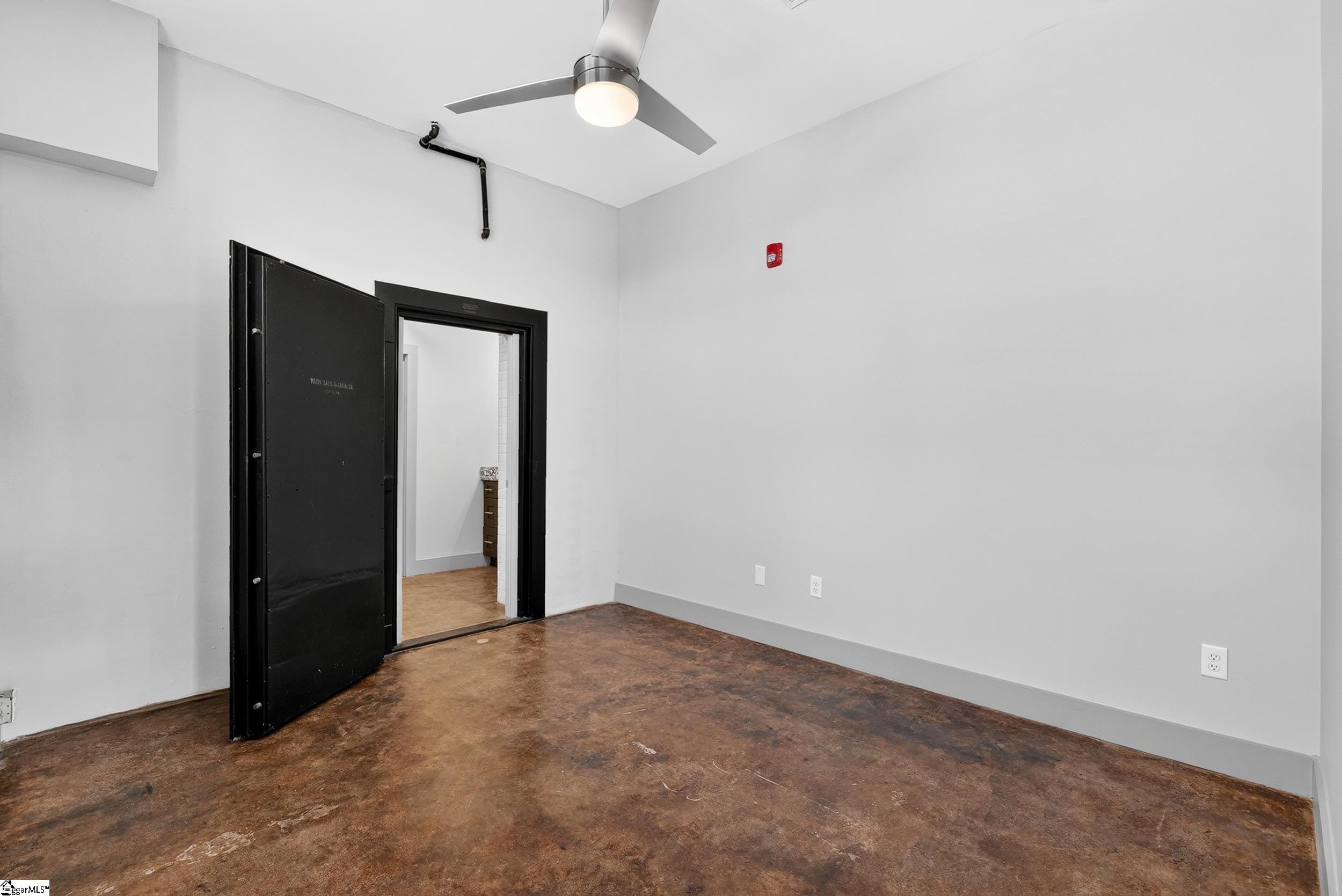 806 Green Avenue Property Photo 11