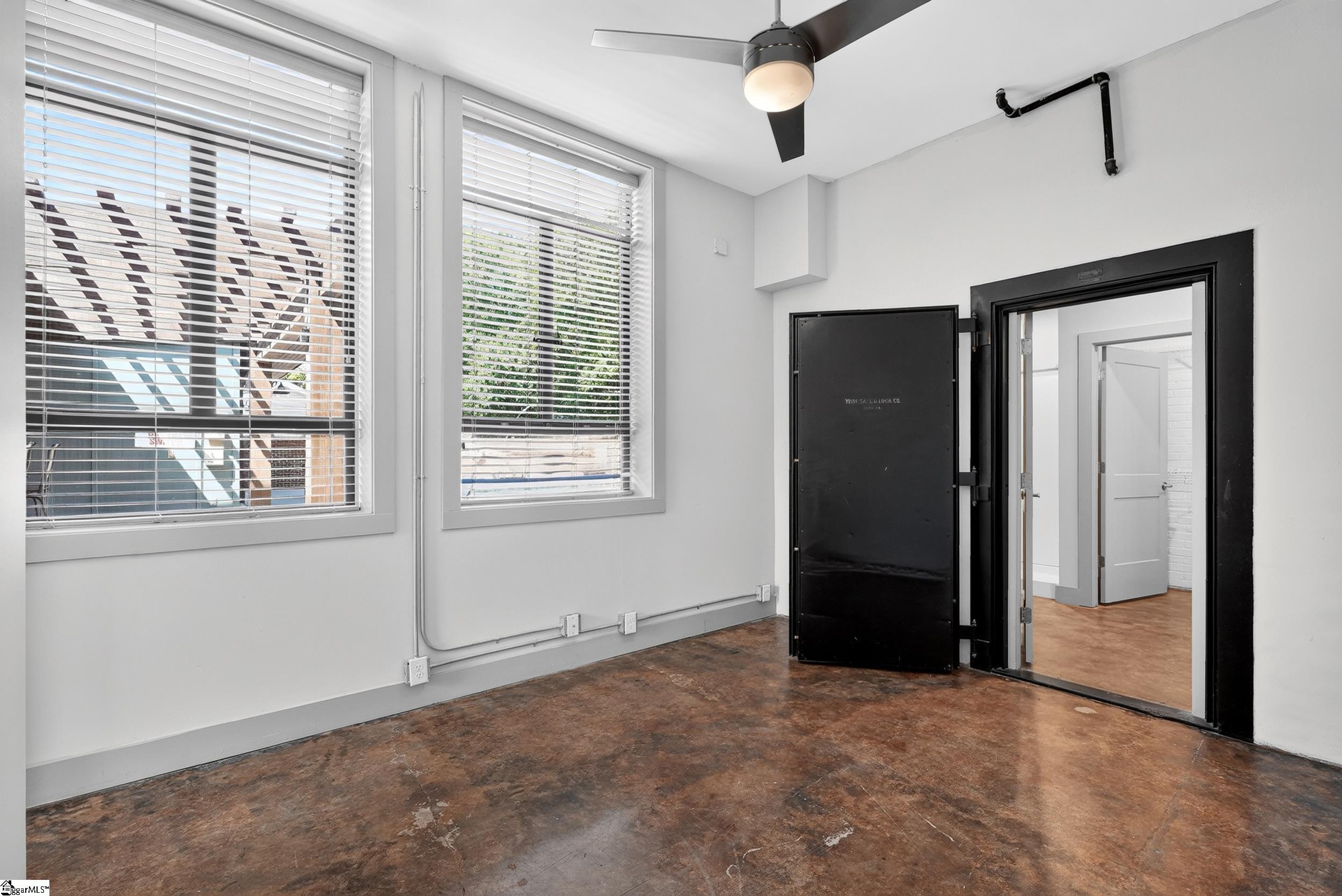 806 Green Avenue Property Photo 12