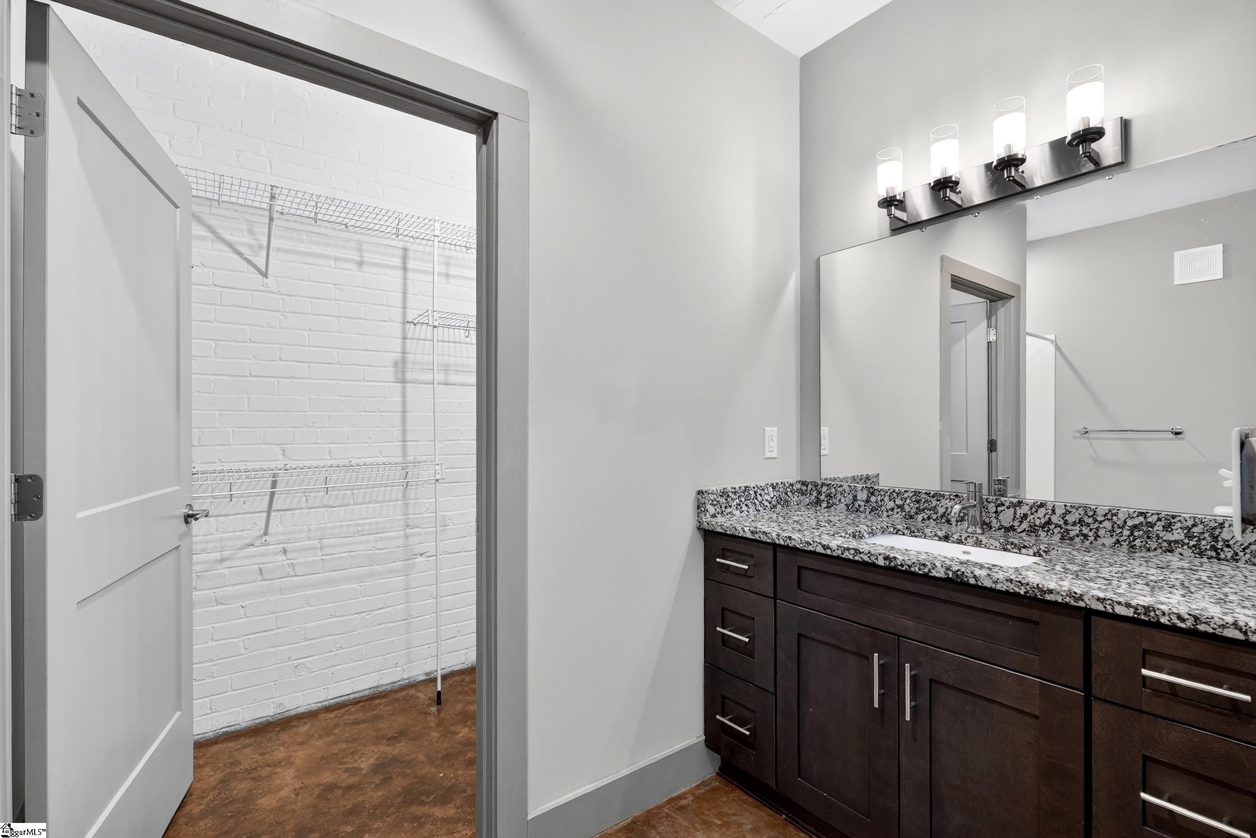 806 Green Avenue Property Photo 13