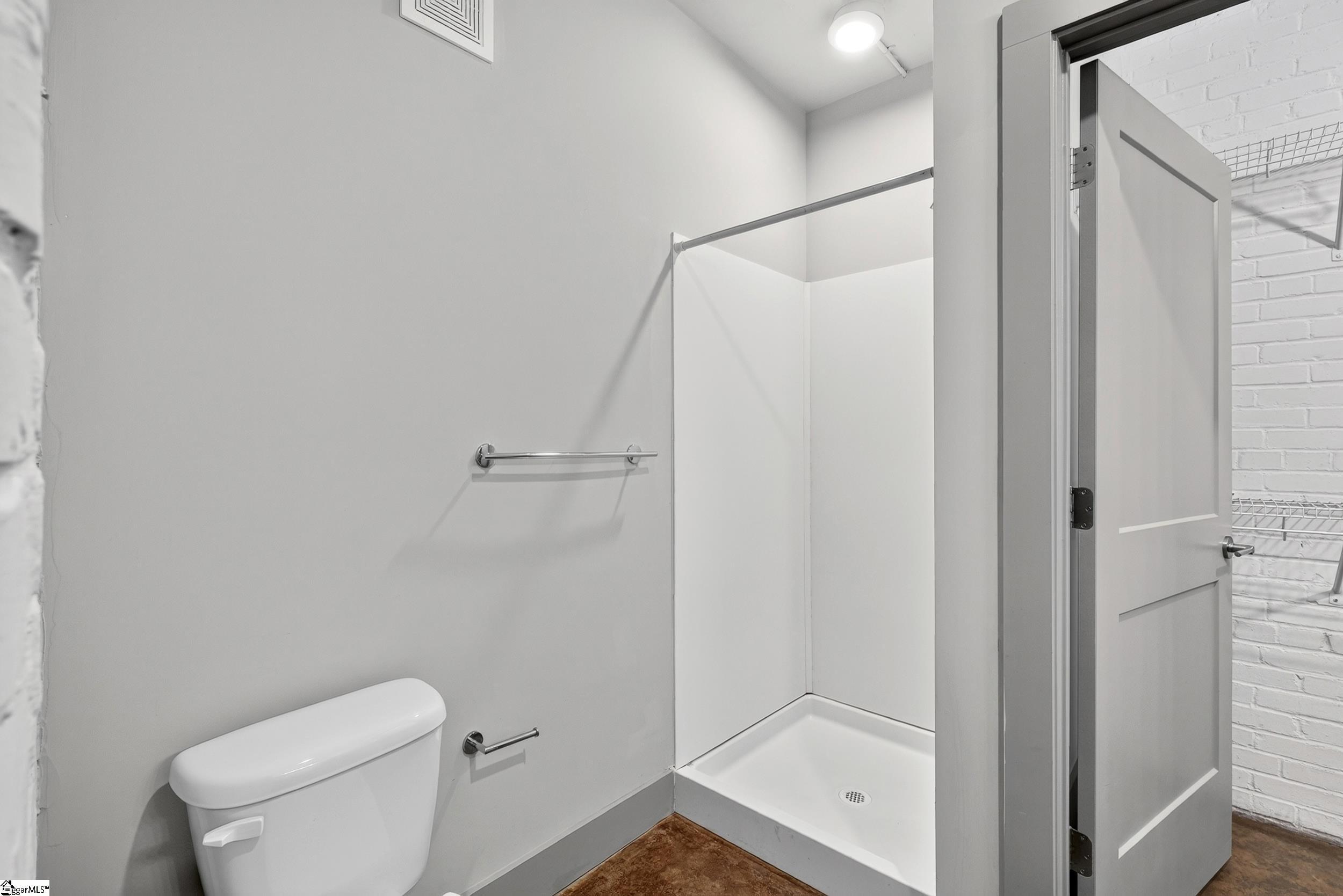 806 Green Avenue Property Photo 14