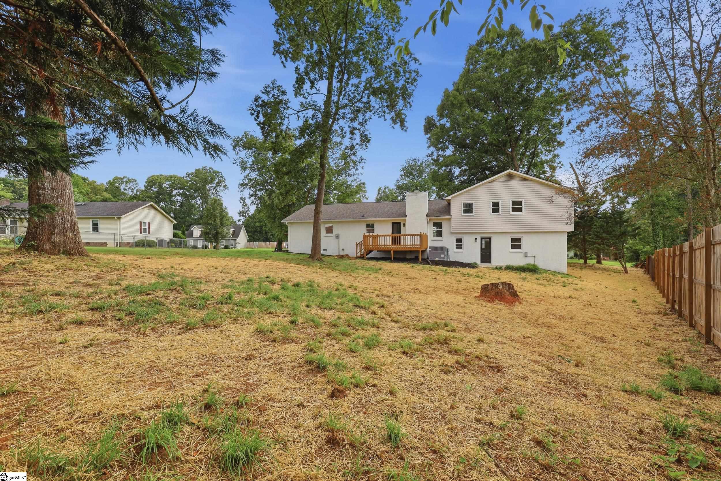 401 Clarendon Drive Property Photo 26