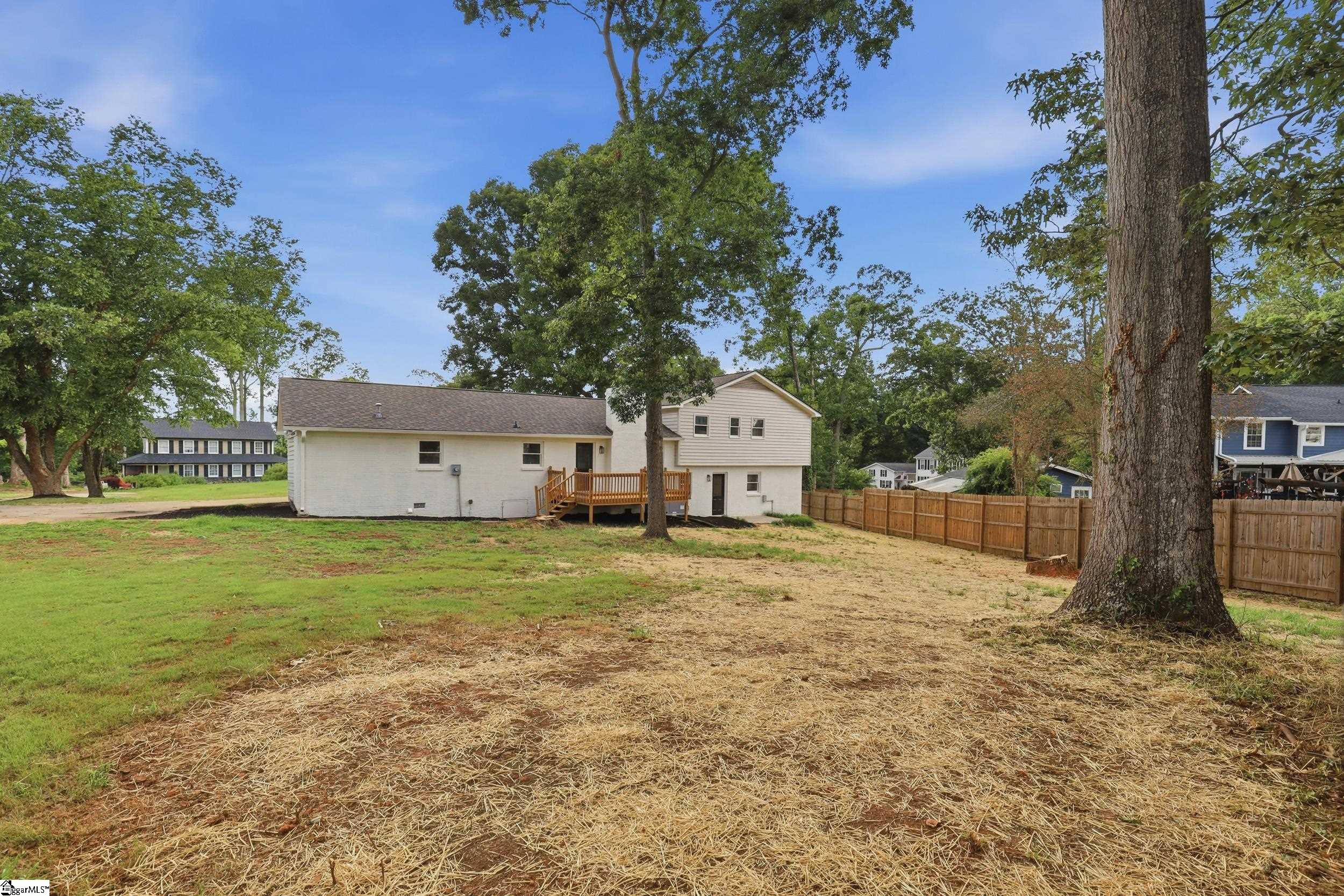 401 Clarendon Drive Property Photo 27