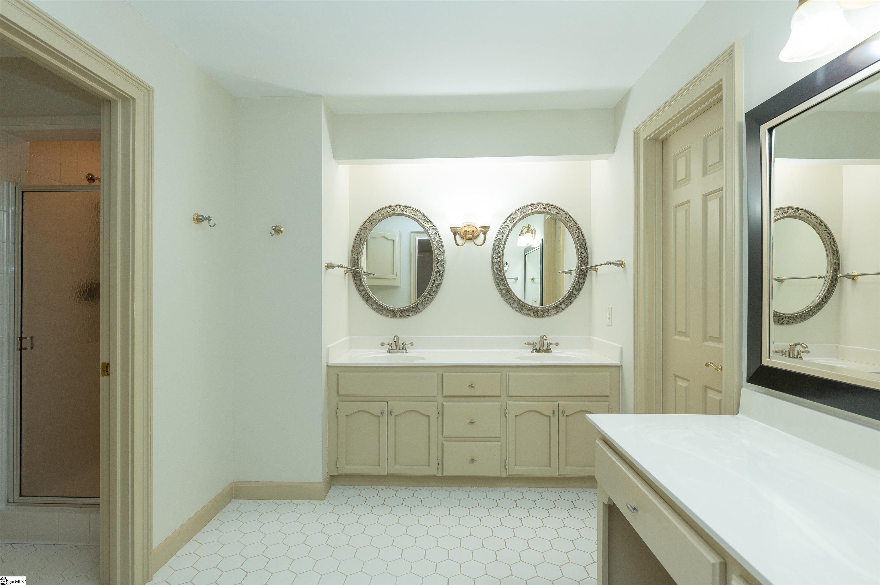 252 Glenbrooke Way Property Photo 35