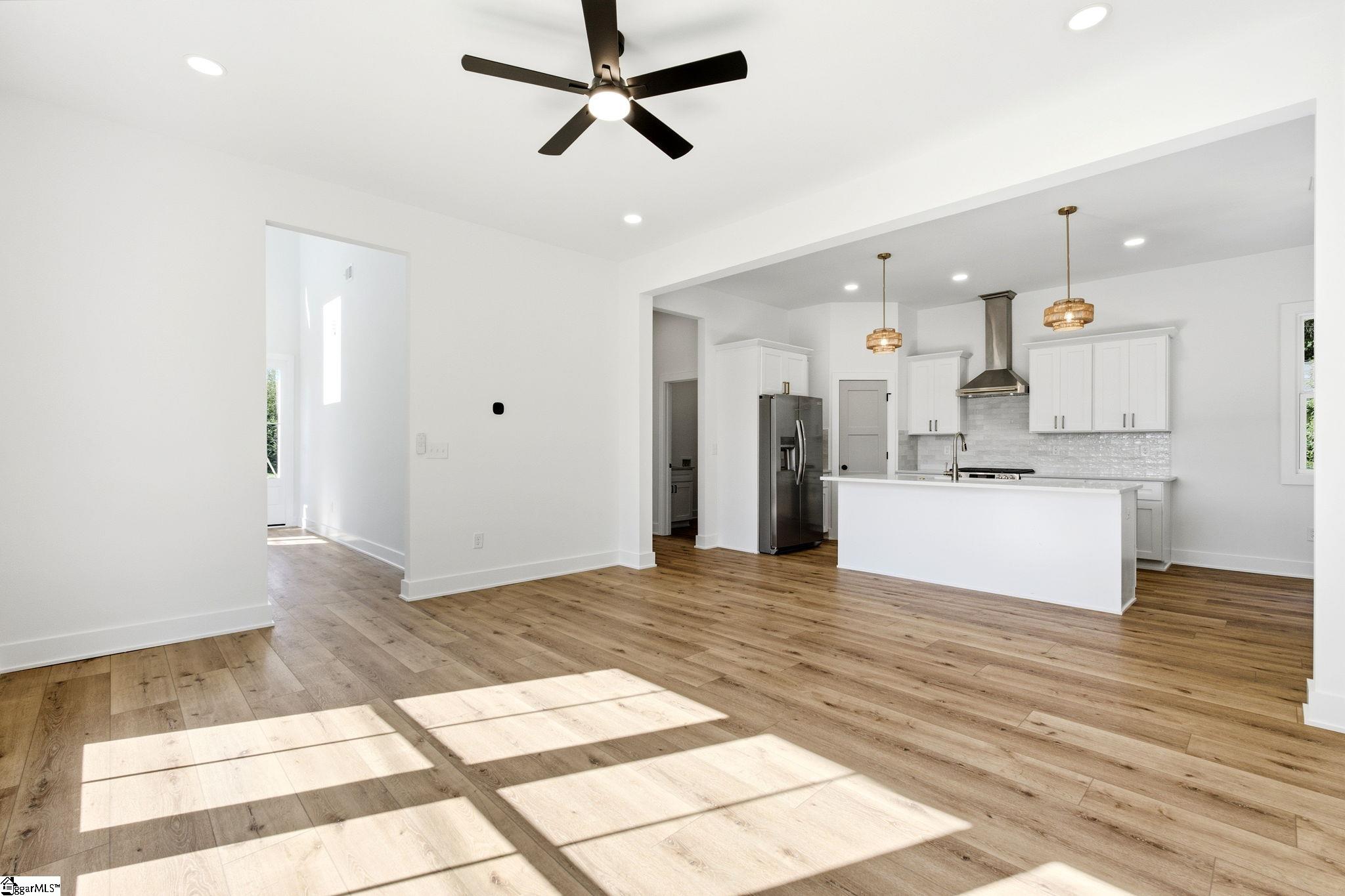 4 Temple Street Property Photo 6