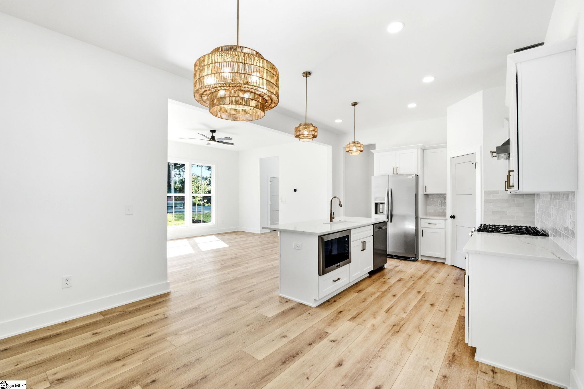4 Temple Street Property Photo 12