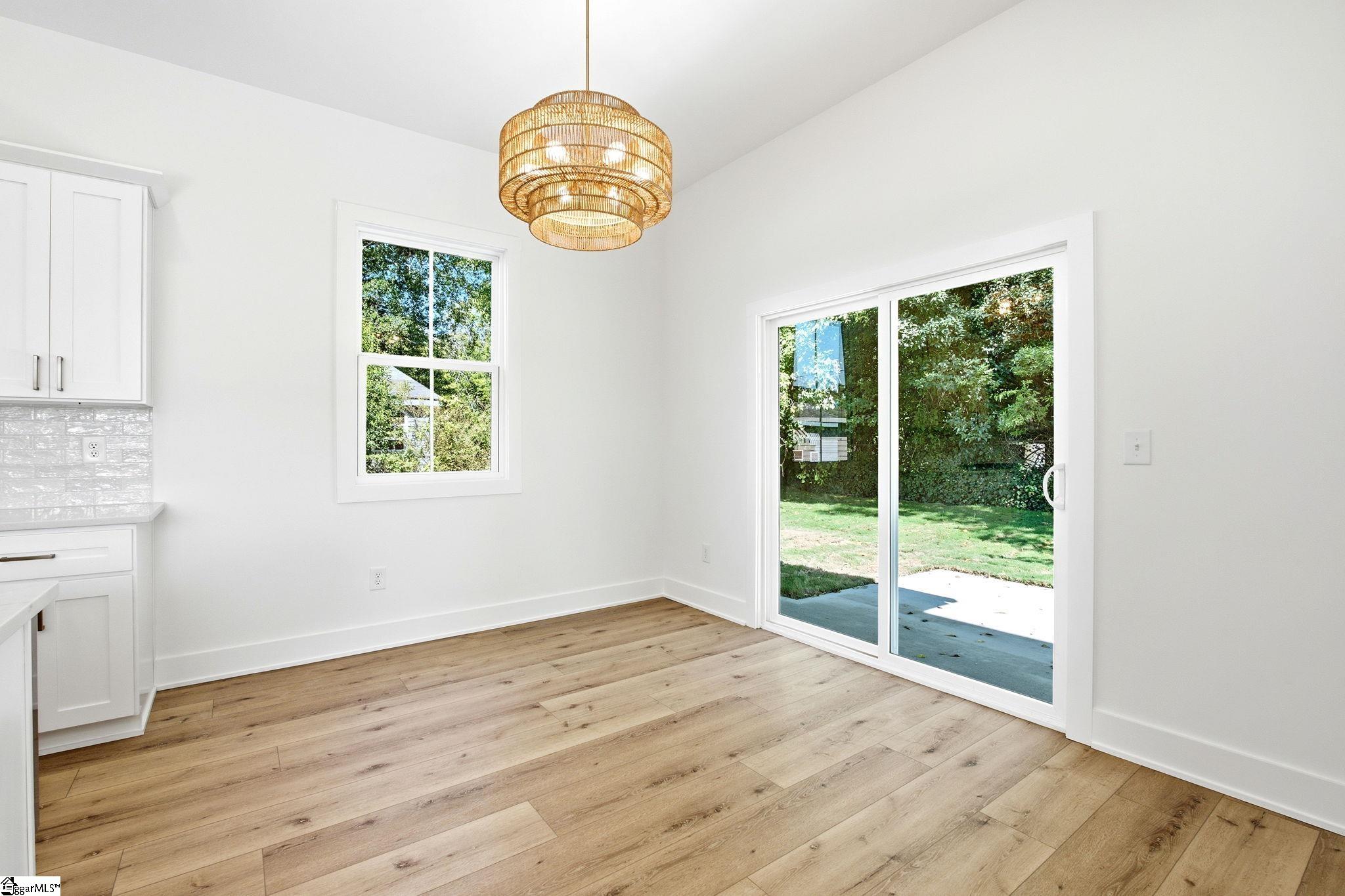 4 Temple Street Property Photo 13