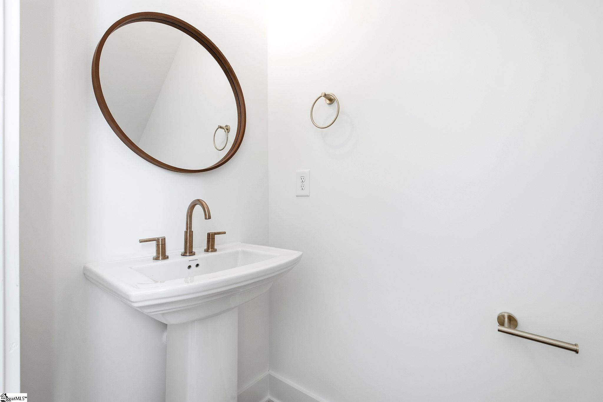 4 Temple Street Property Photo 19