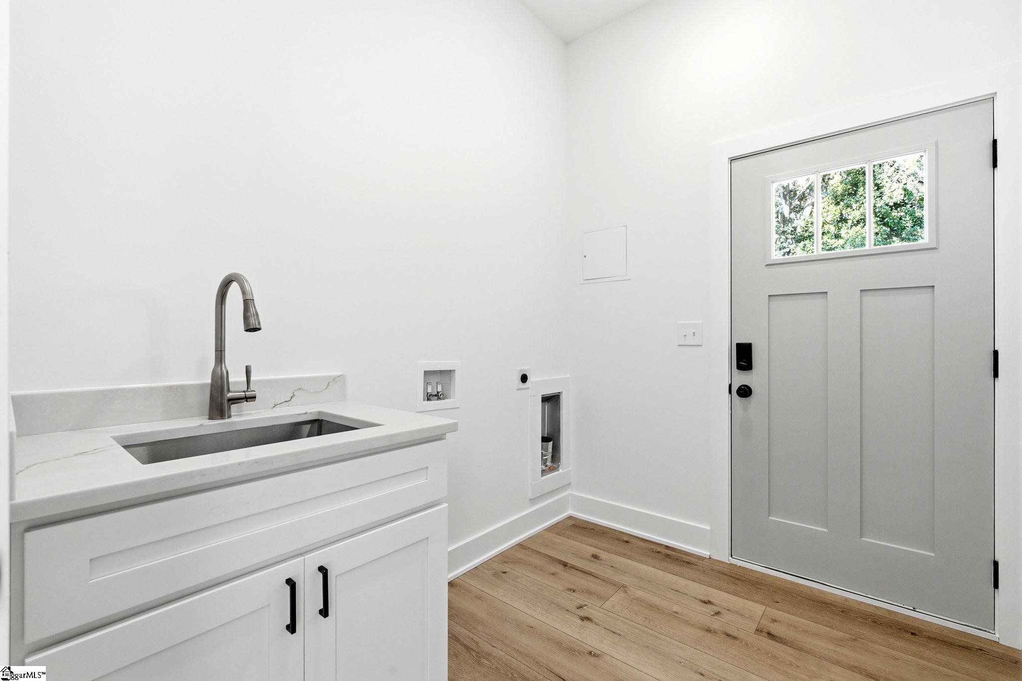 4 Temple Street Property Photo 20