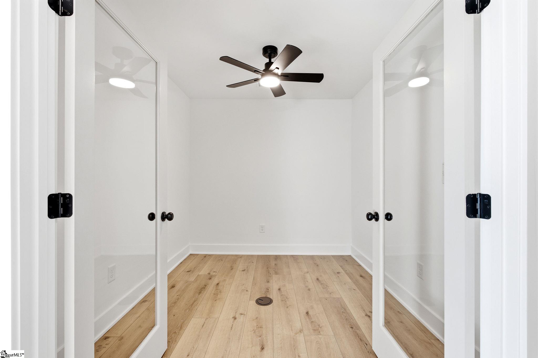 4 Temple Street Property Photo 21