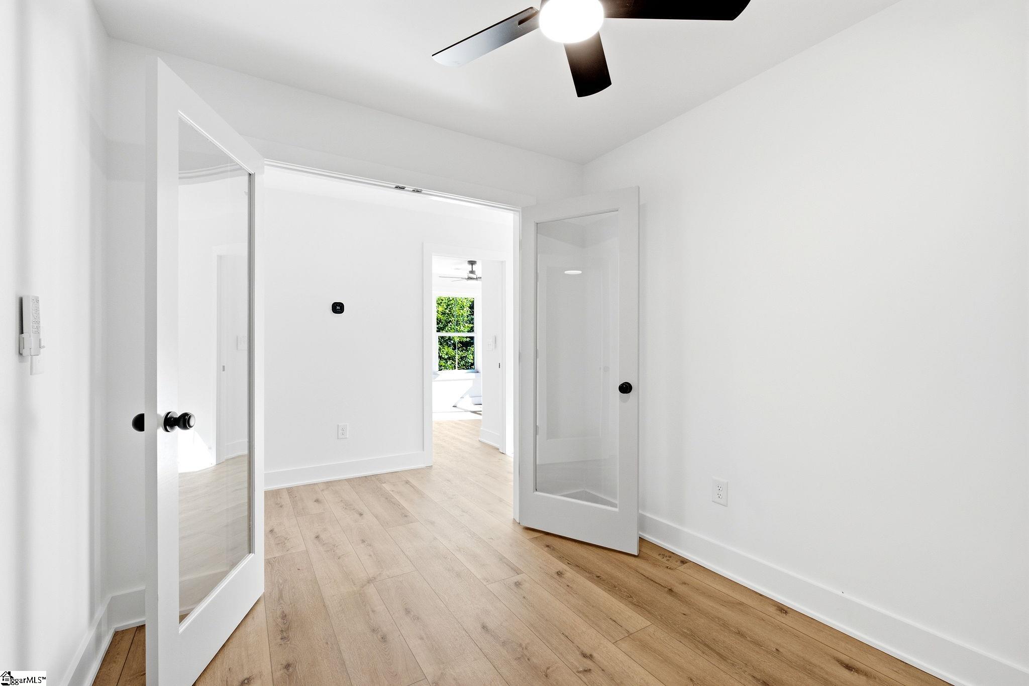 4 Temple Street Property Photo 22