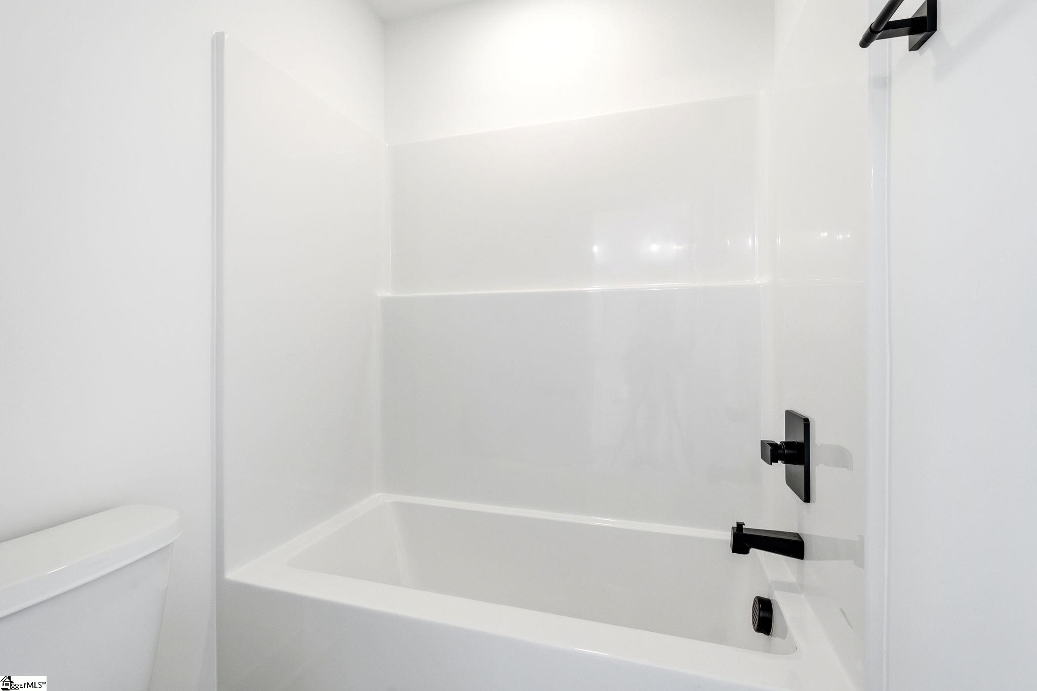 4 Temple Street Property Photo 29