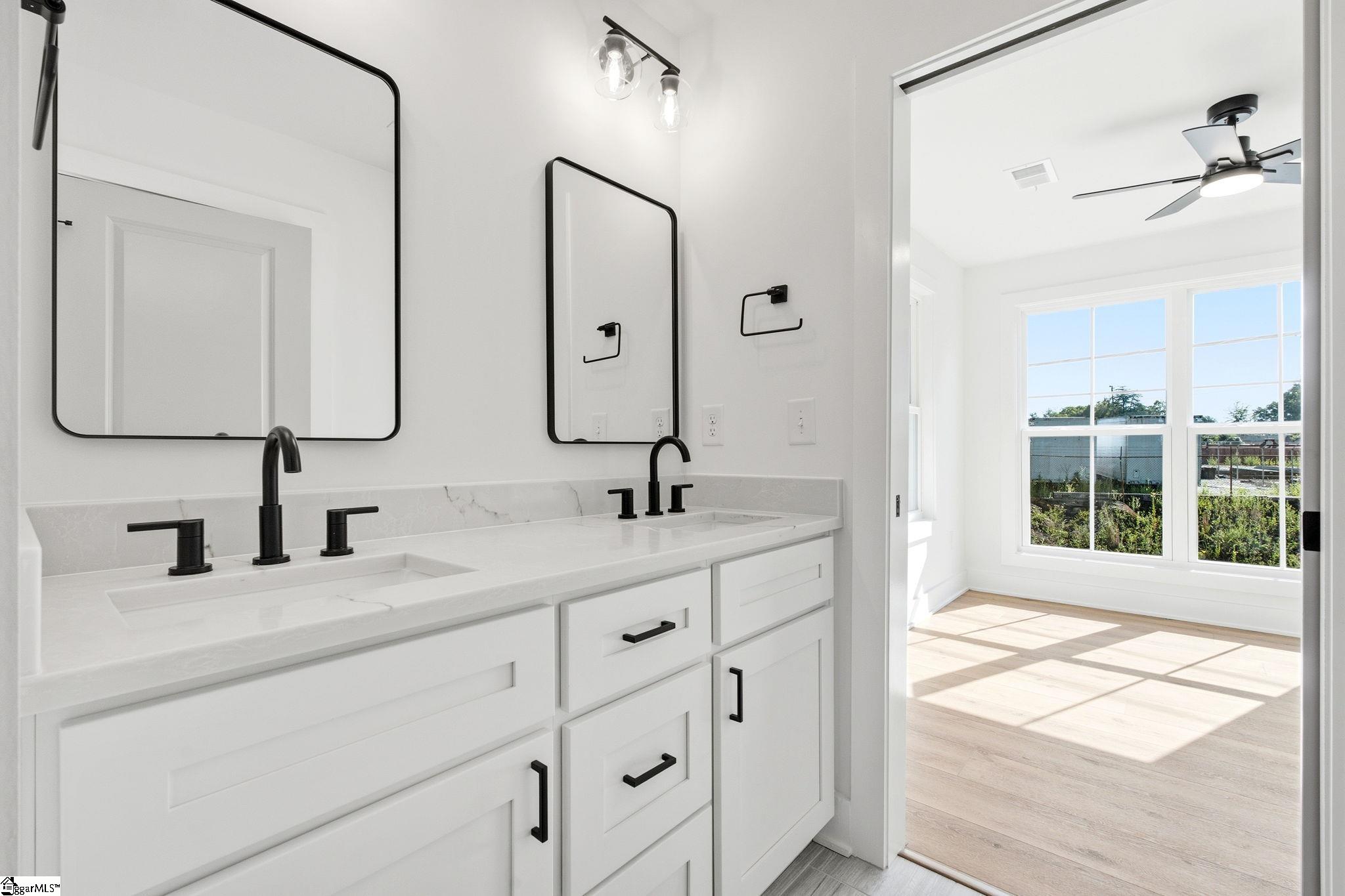 4 Temple Street Property Photo 30