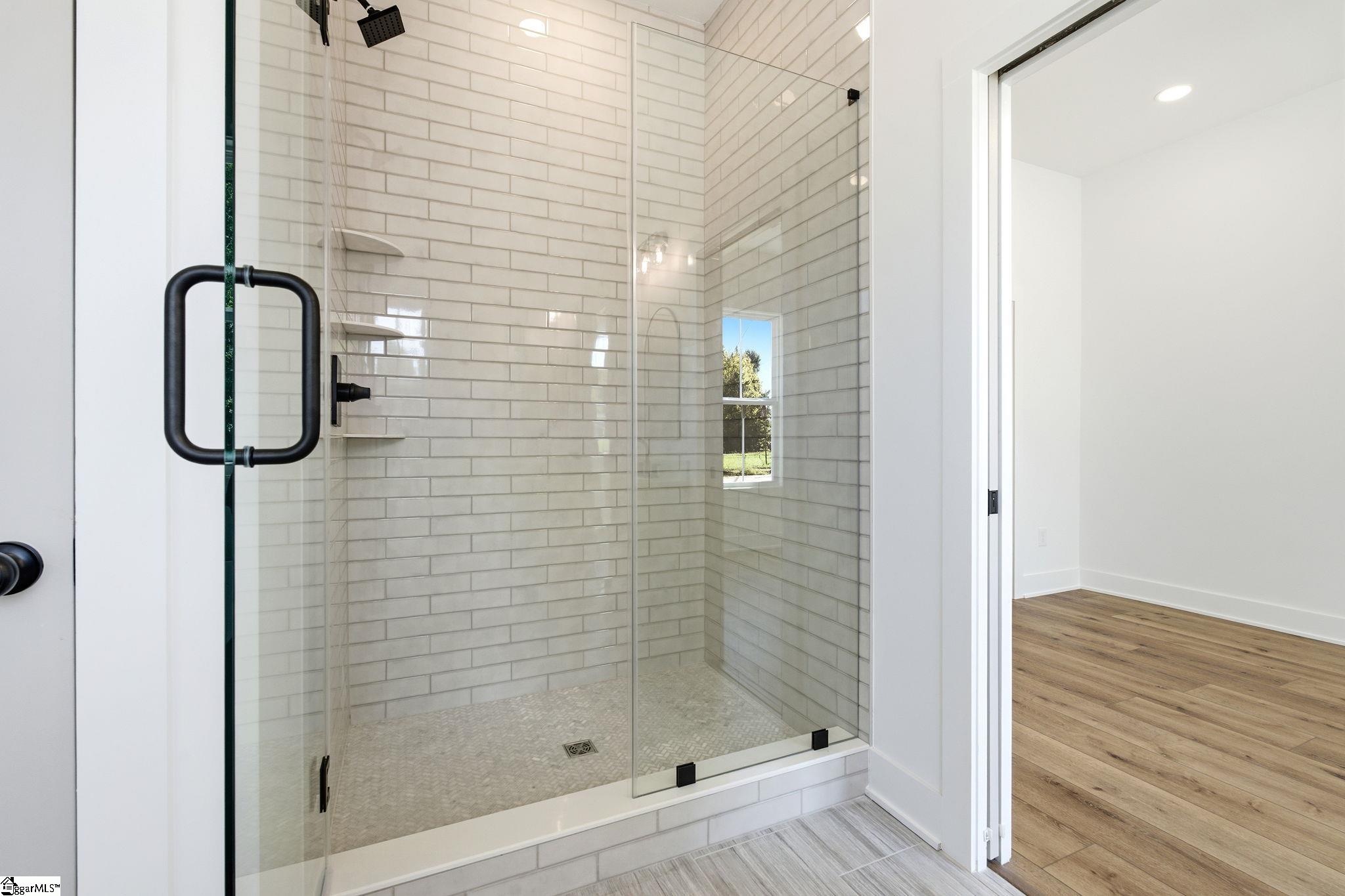 4 Temple Street Property Photo 35