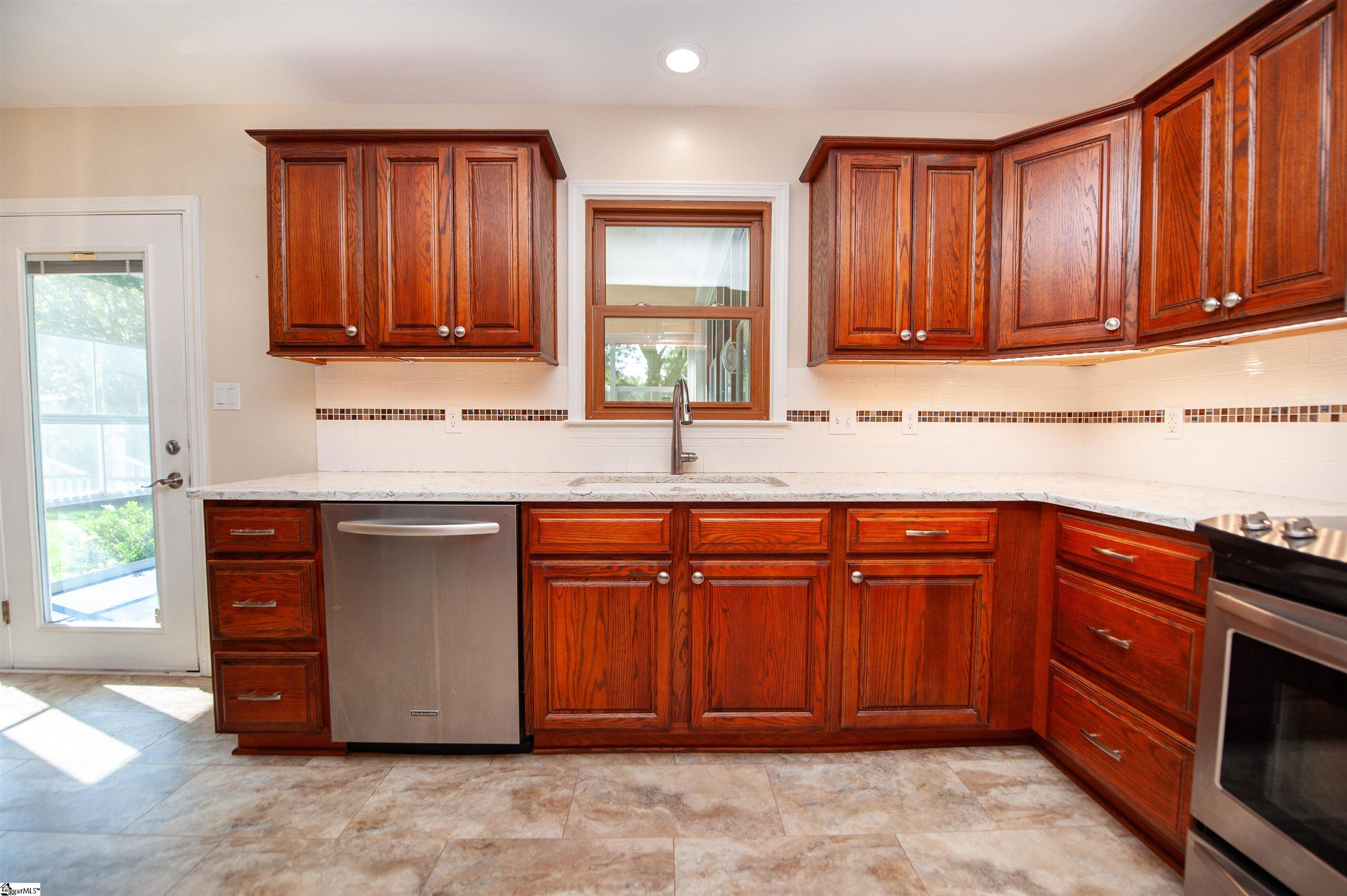 145 Crossgate Drive Property Photo 10