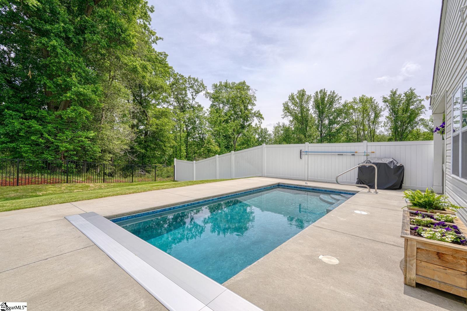 1239 Lynton Lane Property Photo 4