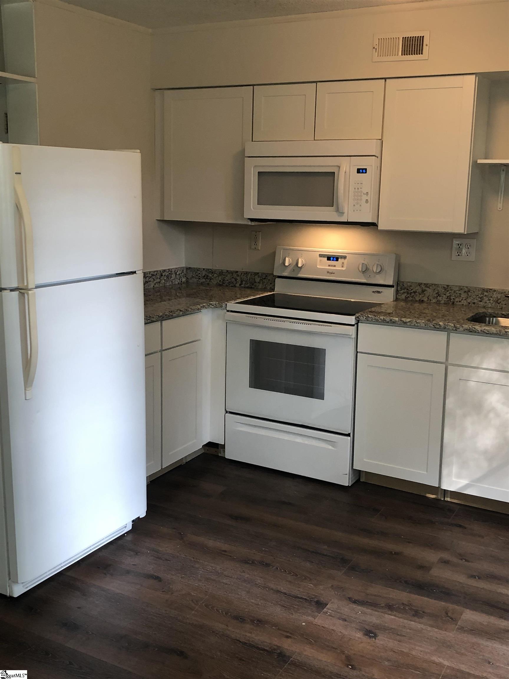 27 Faris Circle Property Photo 2