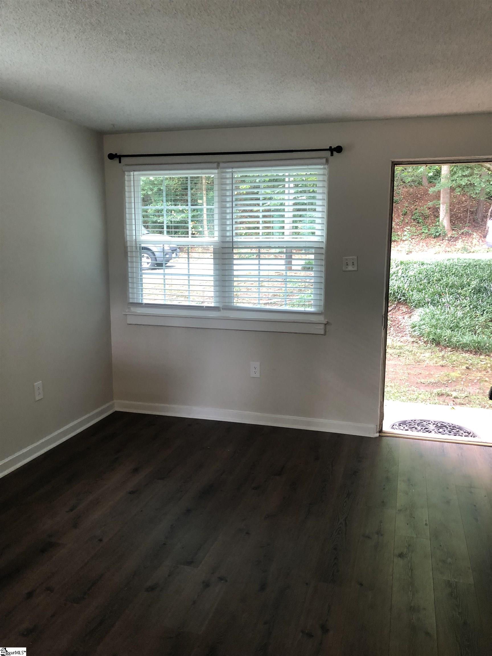 27 Faris Circle Property Photo 9