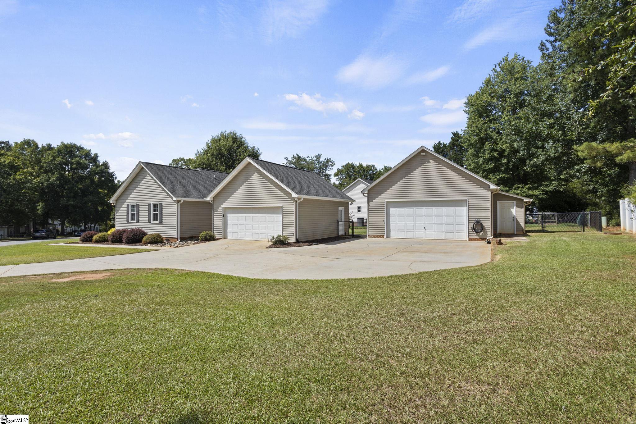 6 Brendle Drive Property Photo 3