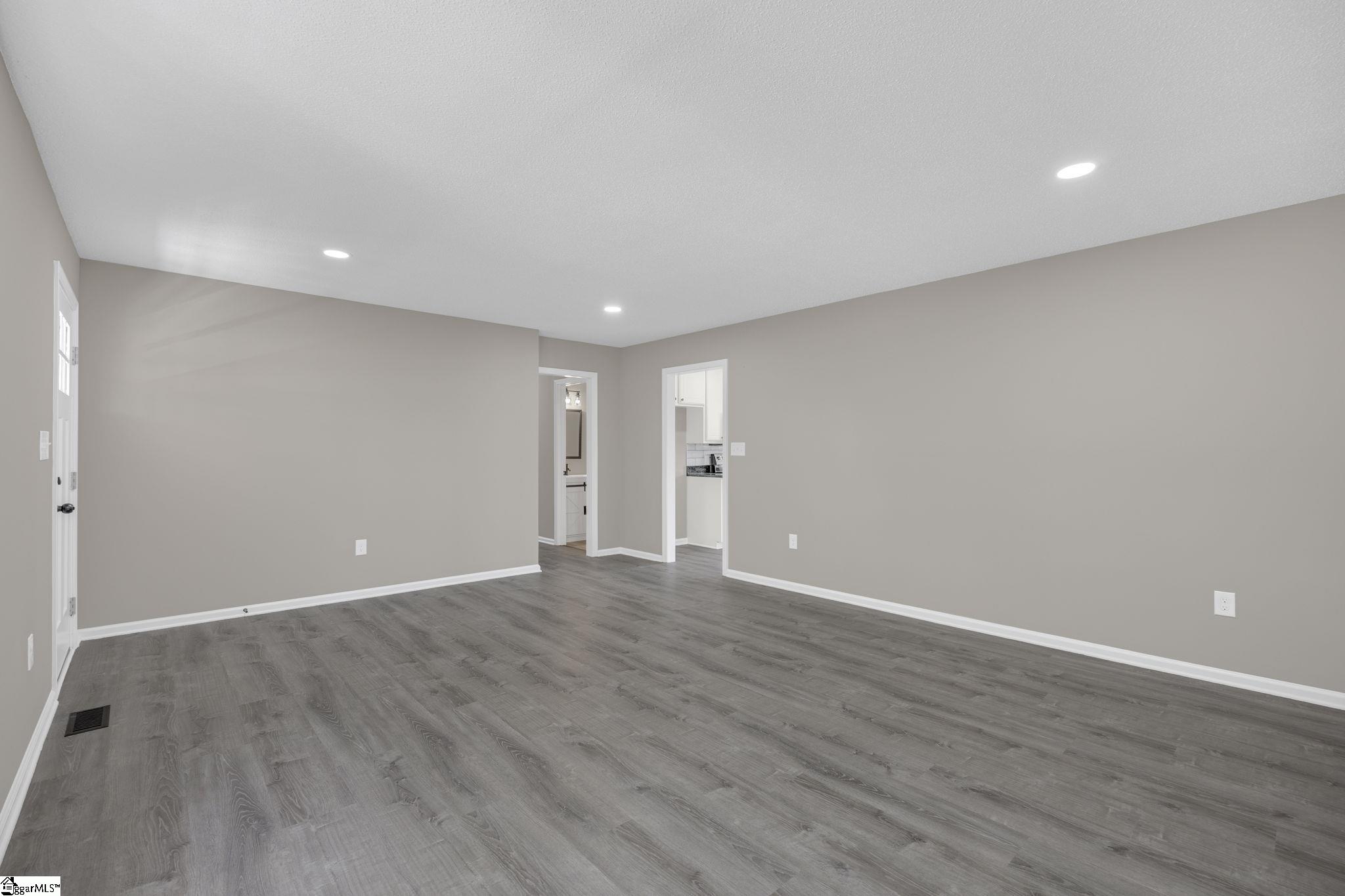 103 Bridgeview Drive Property Photo 14