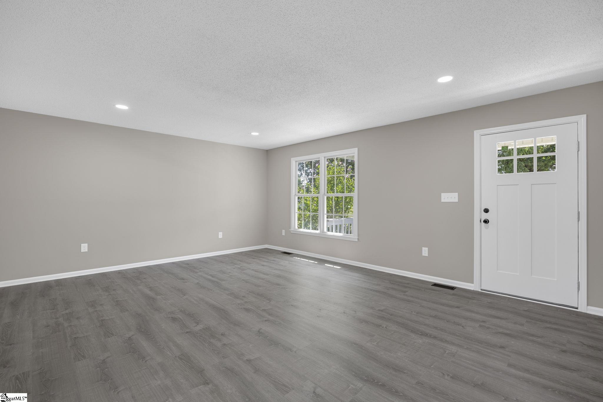 103 Bridgeview Drive Property Photo 18