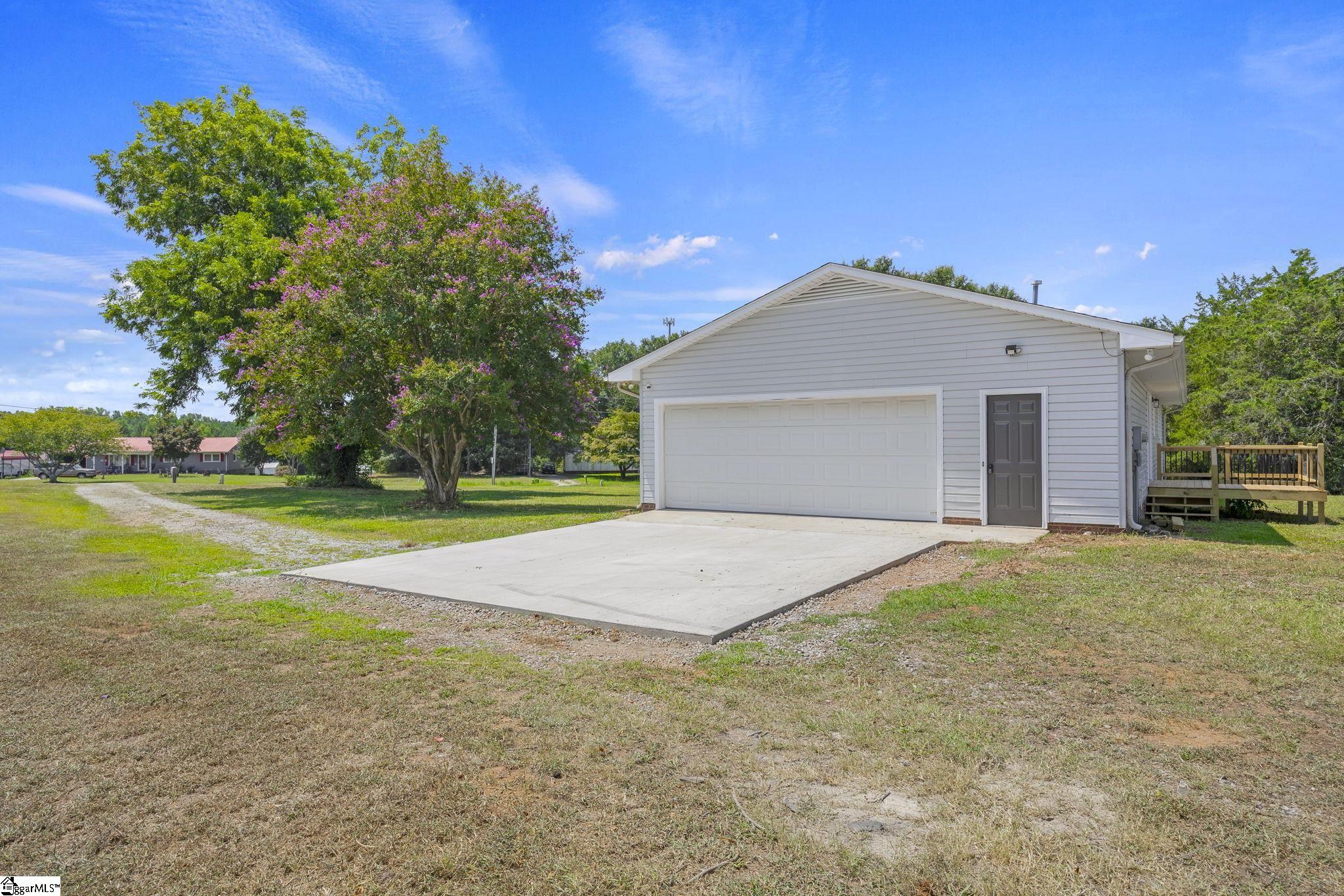 103 Bridgeview Drive Property Photo 28