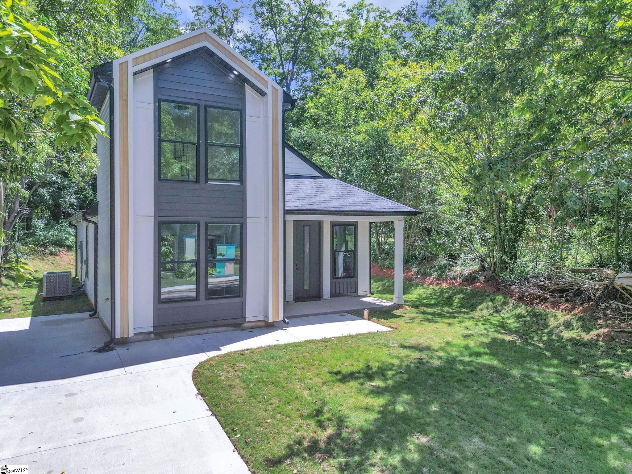 465 Tryon Street Property Photo 2