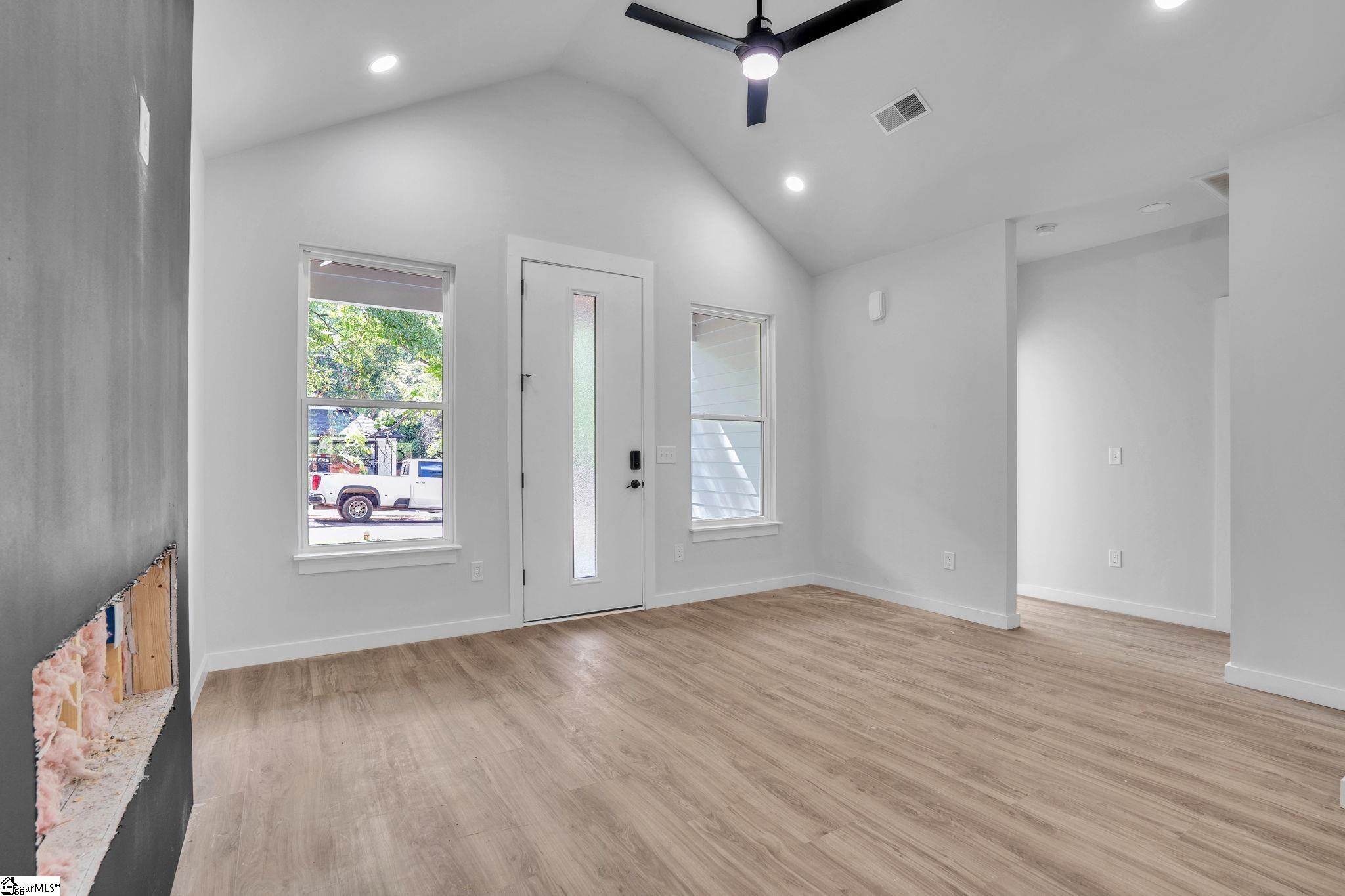 465 Tryon Street Property Photo 4