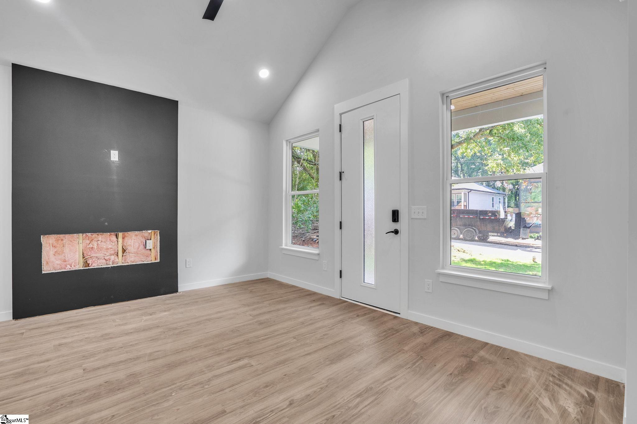 465 Tryon Street Property Photo 5
