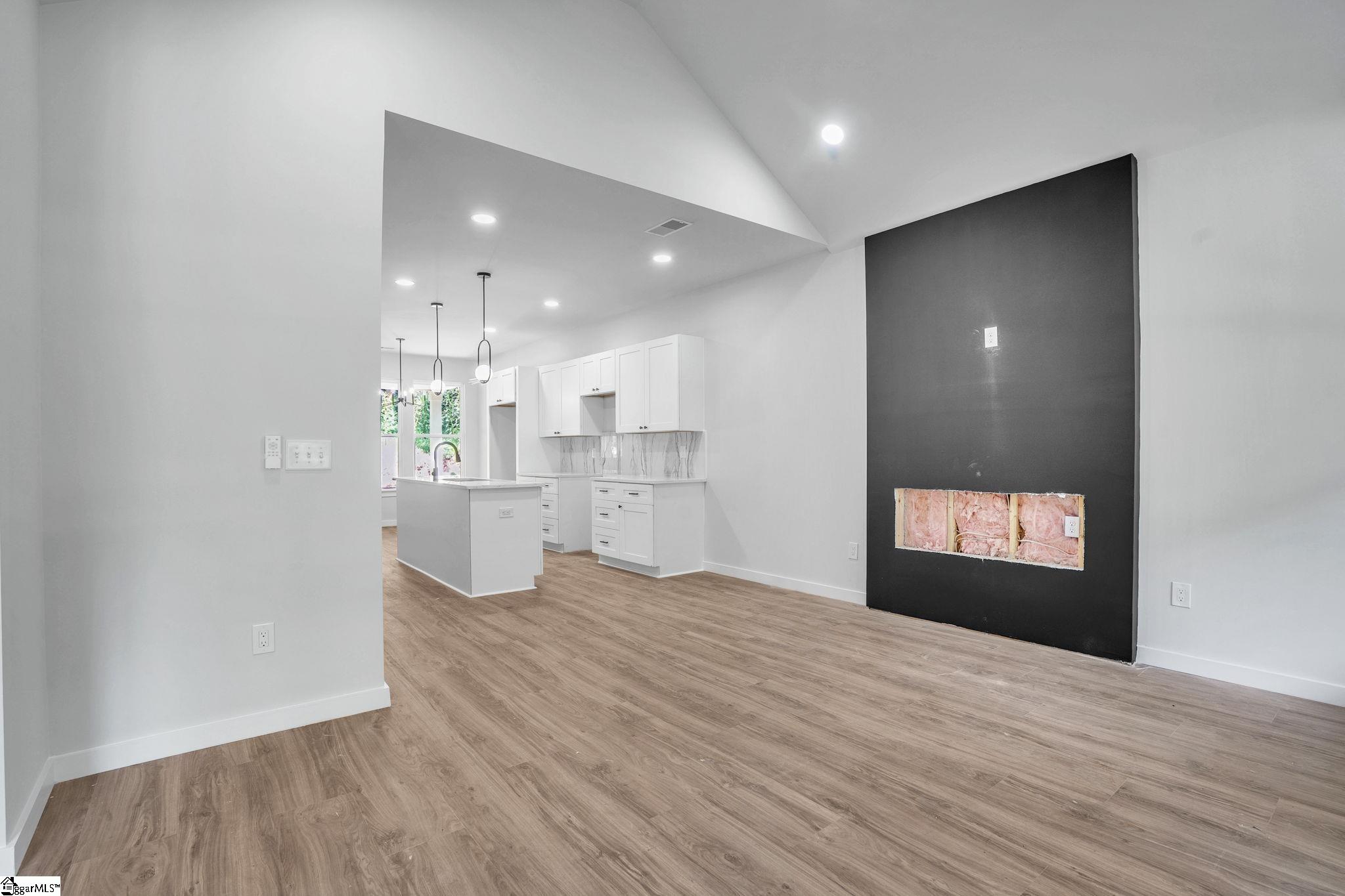465 Tryon Street Property Photo 6